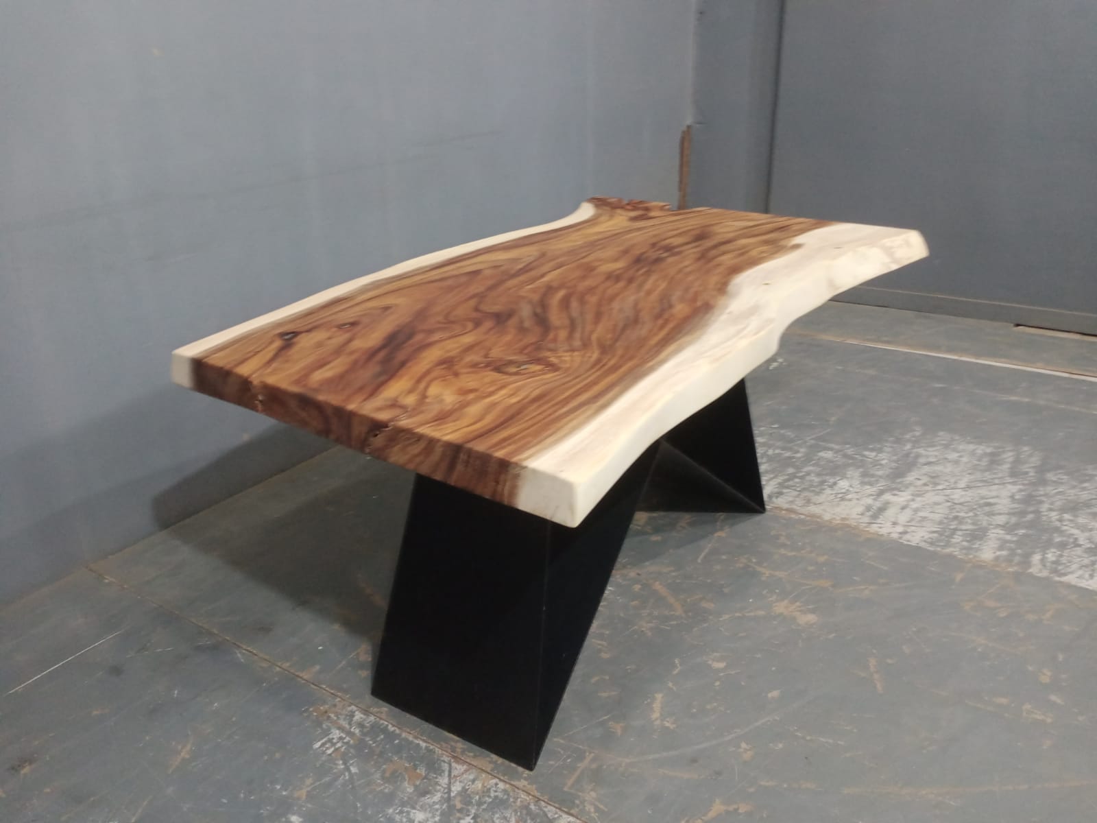 Live Edge Tables