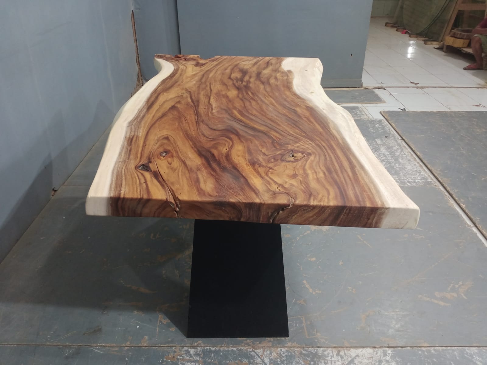Live Edge Tables
