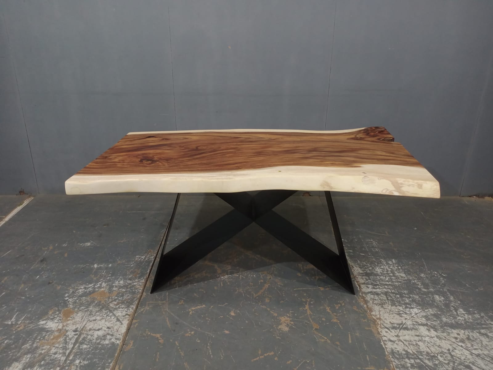 LIVE EDGE TABLES