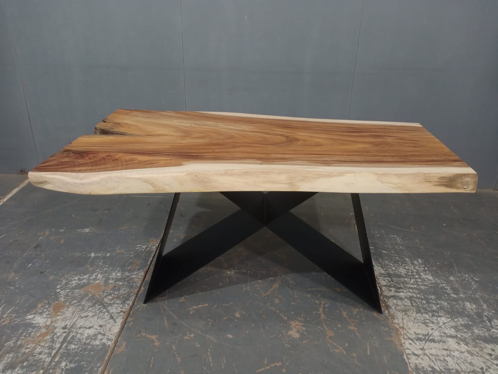 LIVE EDGE TABLES