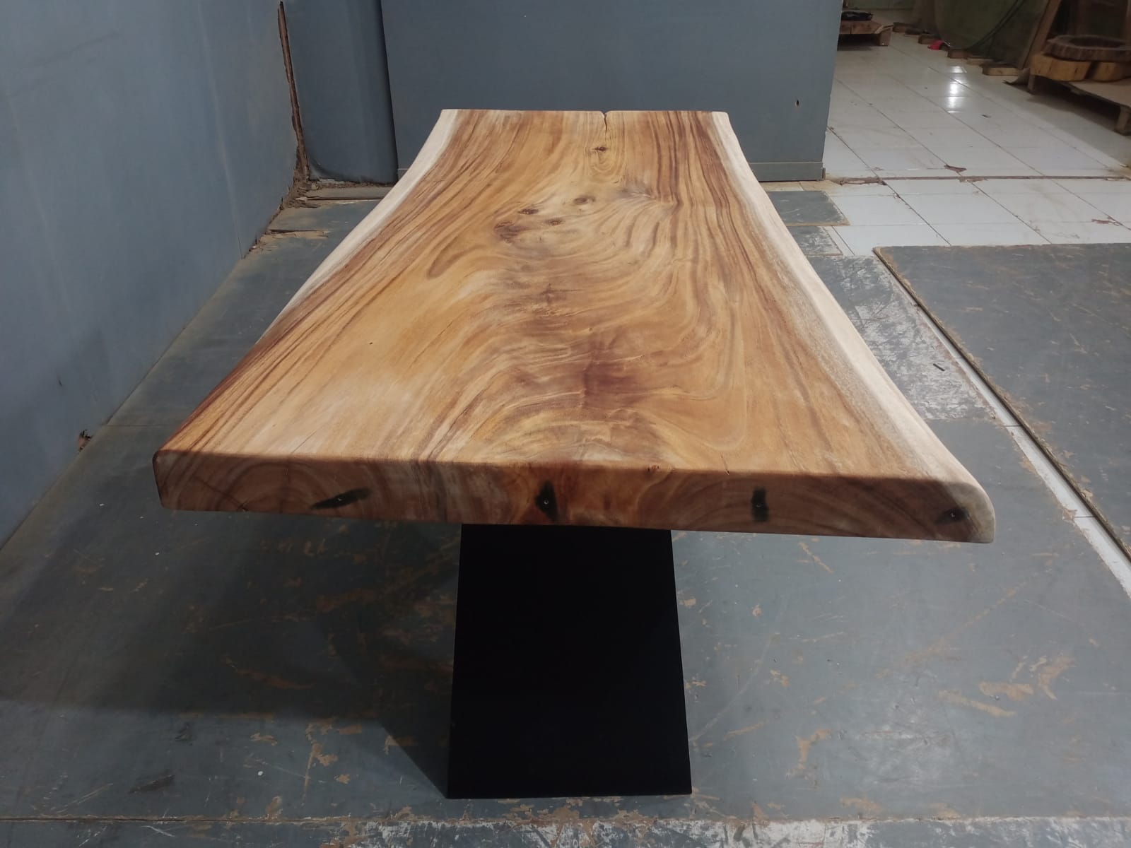 Live Edge Tables