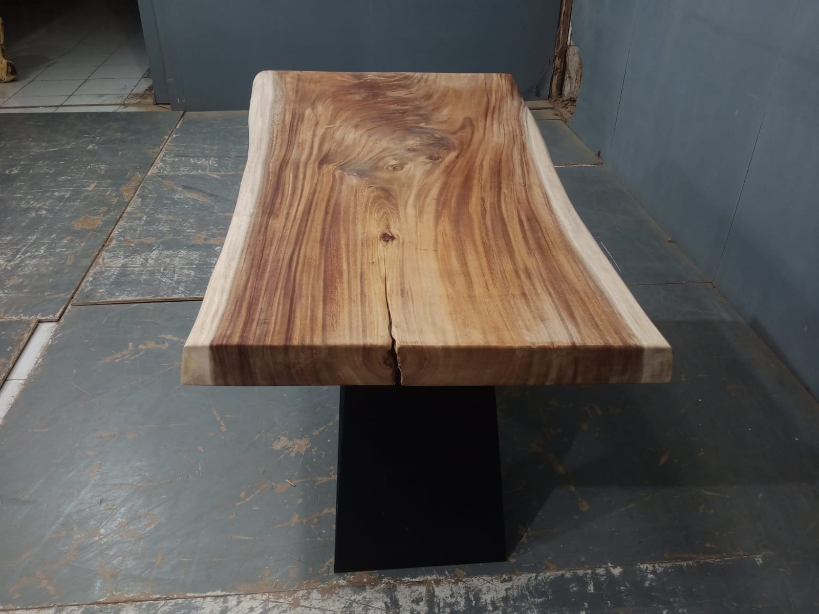 Live Edge Tables
