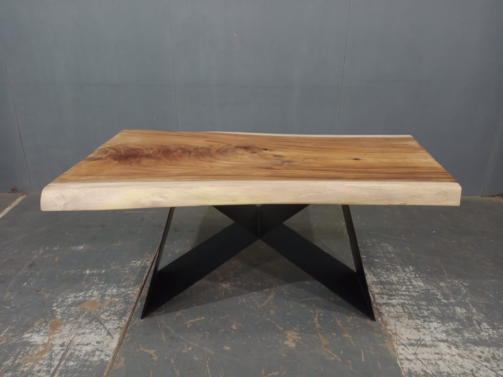 LIVE EDGE TABLES