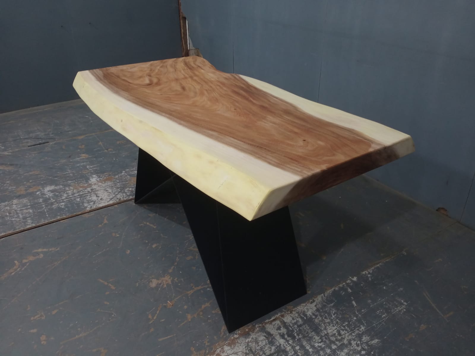 Live Edge Tables