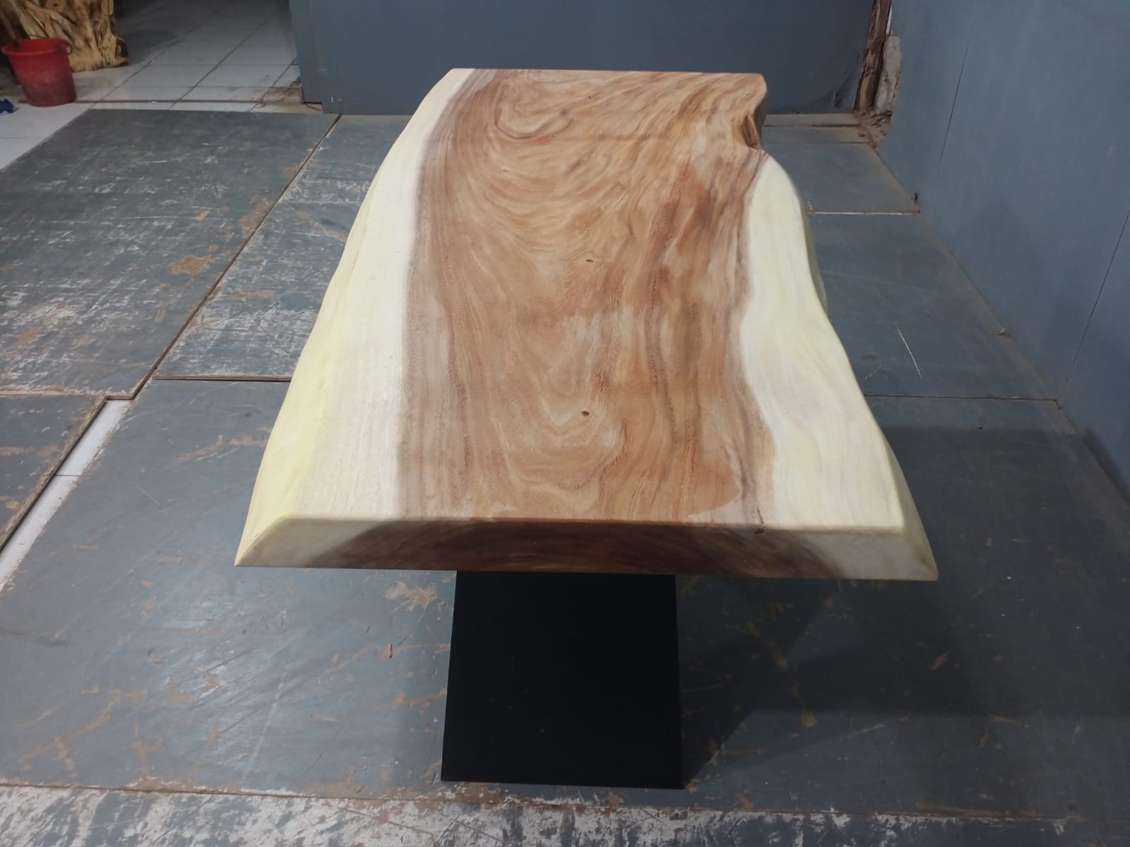 Live Edge Tables