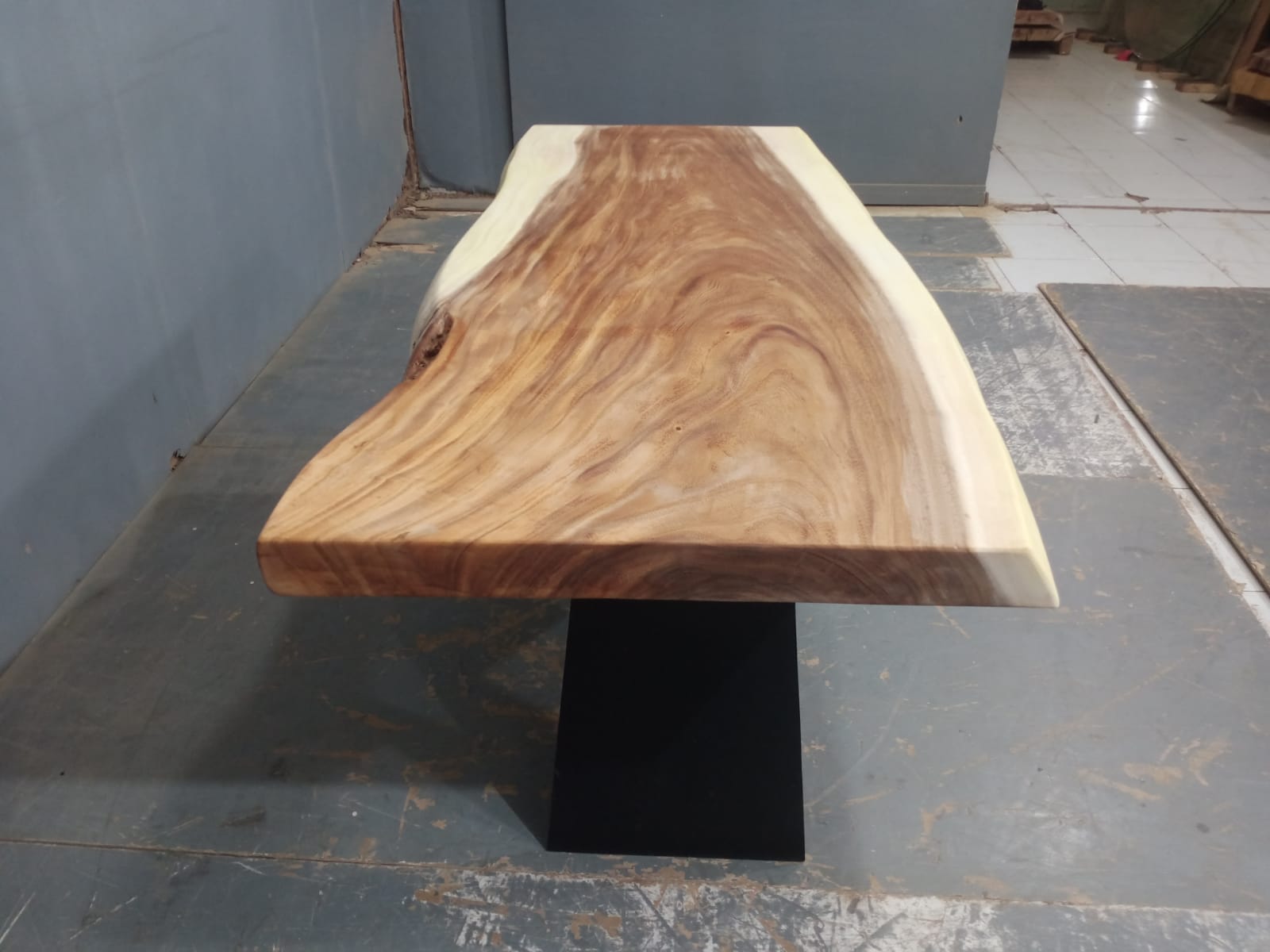 Live Edge Tables