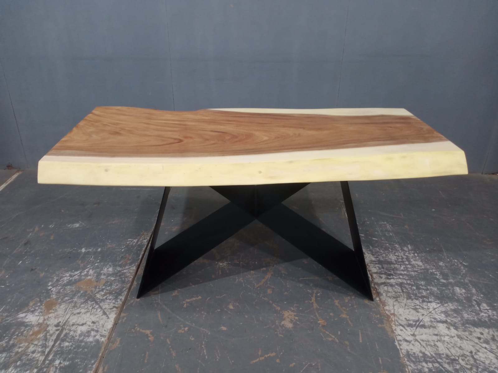 LIVE EDGE TABLES
