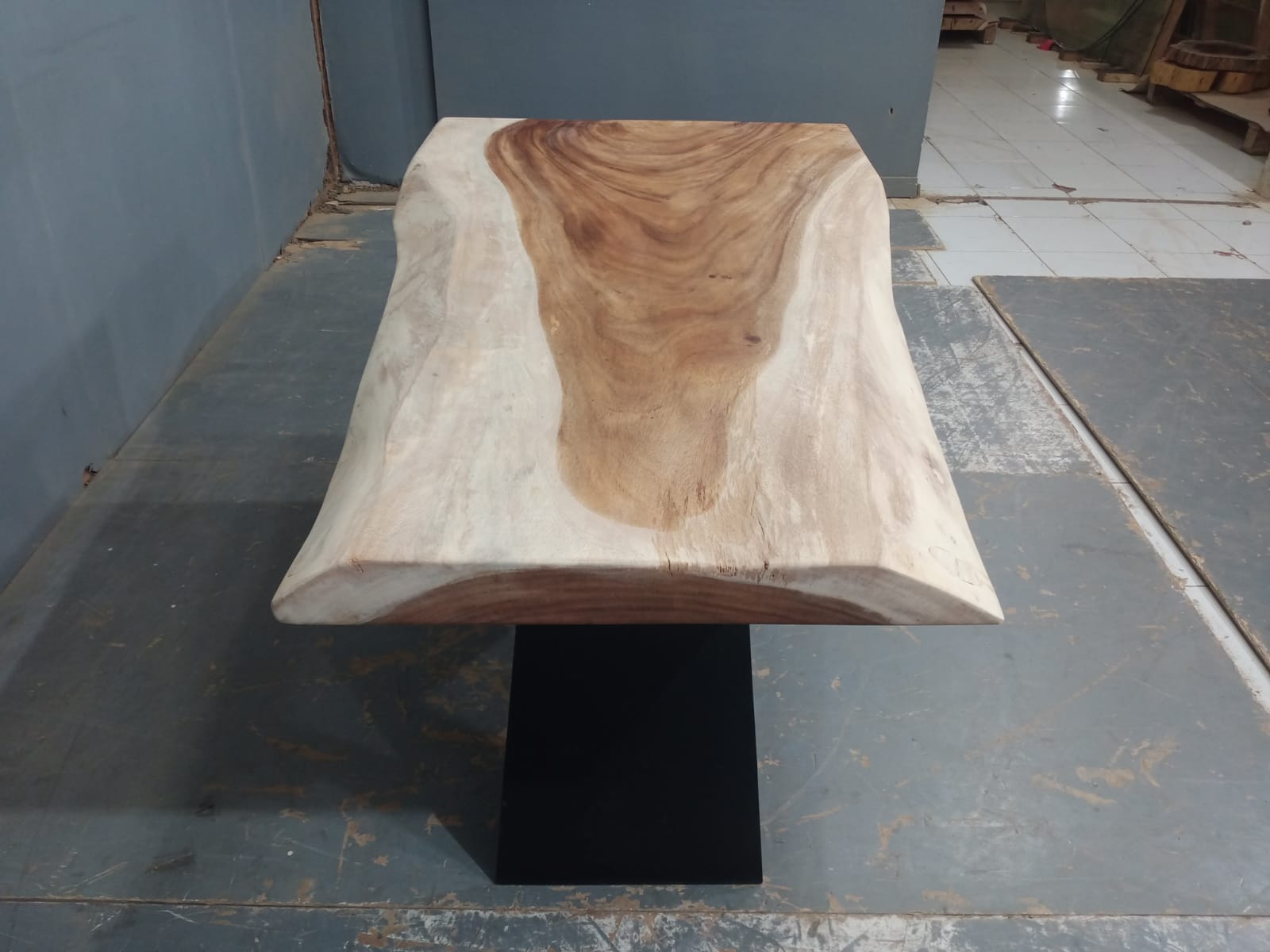 Live Edge Tables
