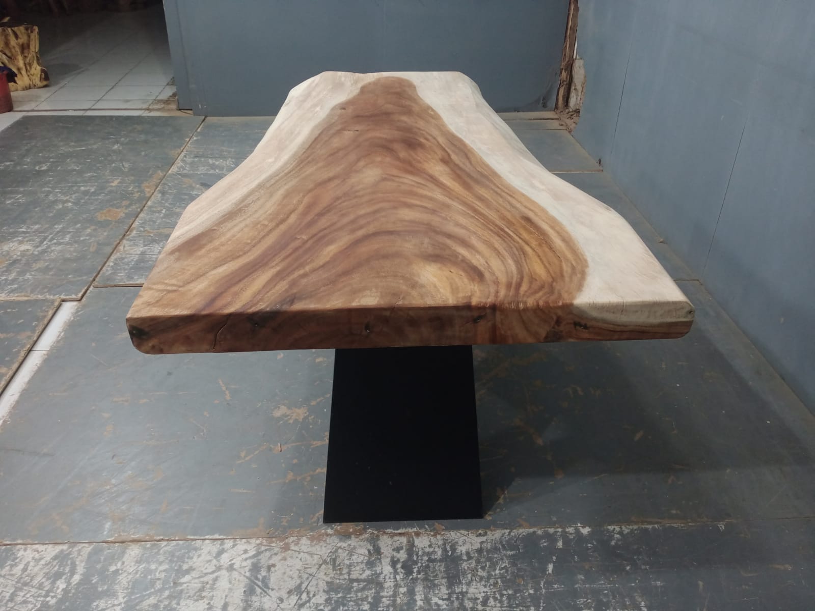 Live Edge Tables