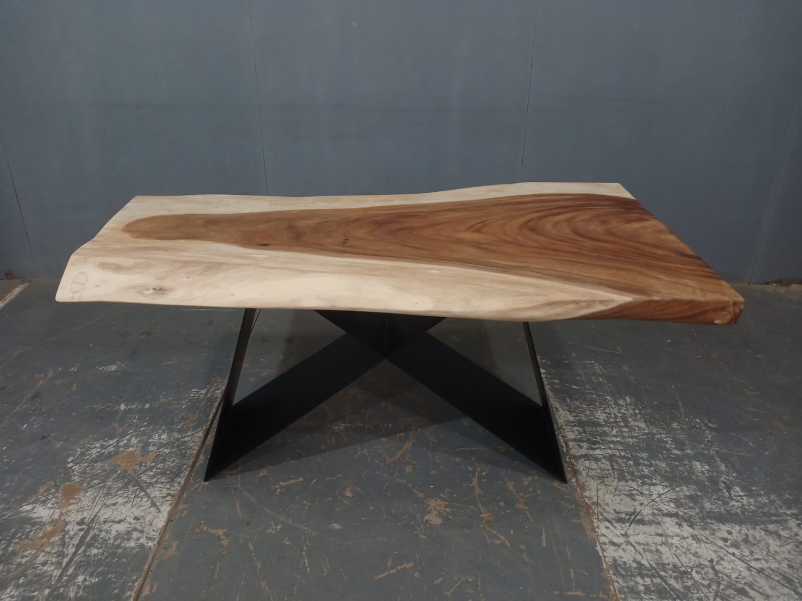LIVE EDGE TABLES