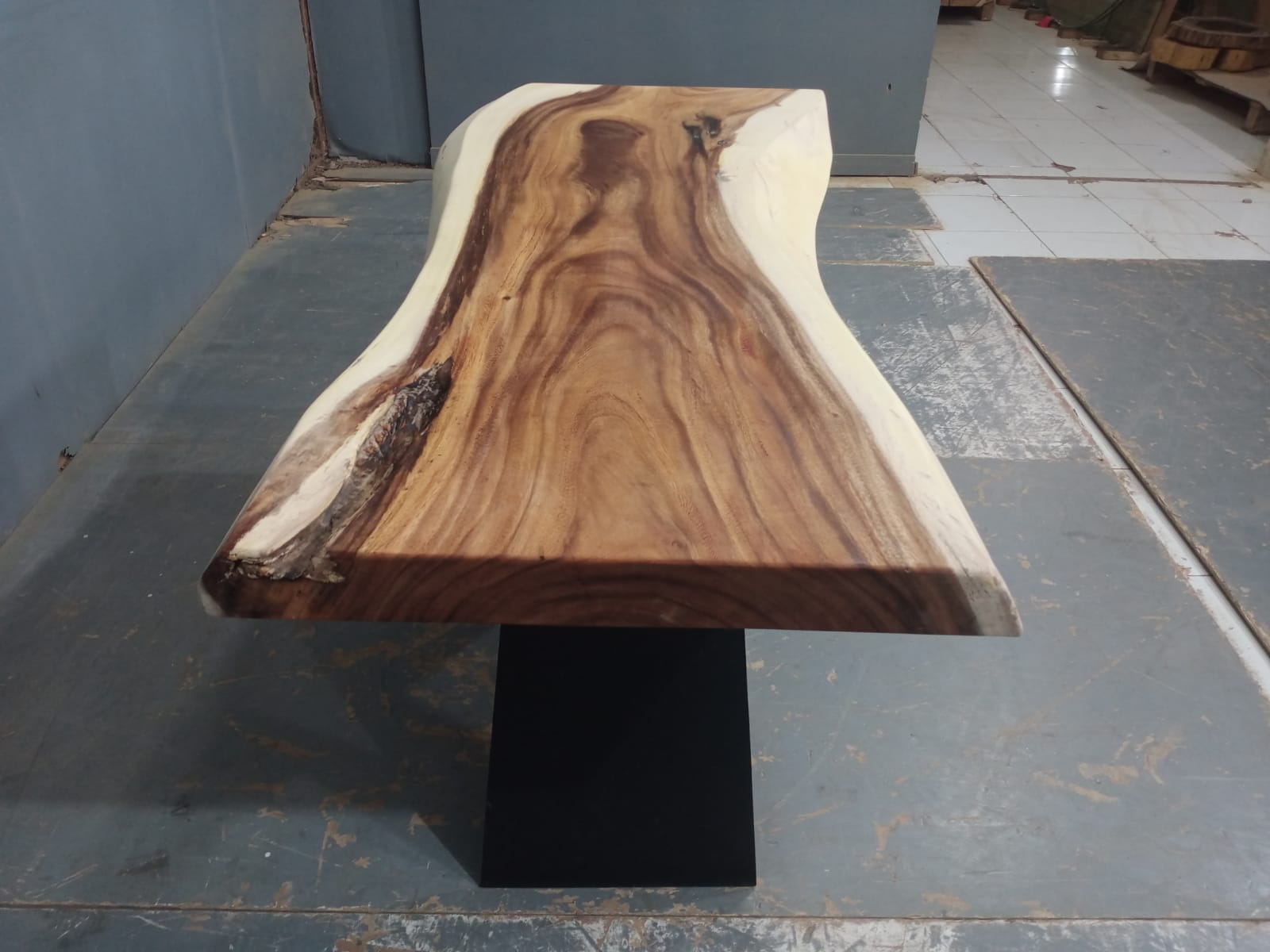 Live Edge Tables