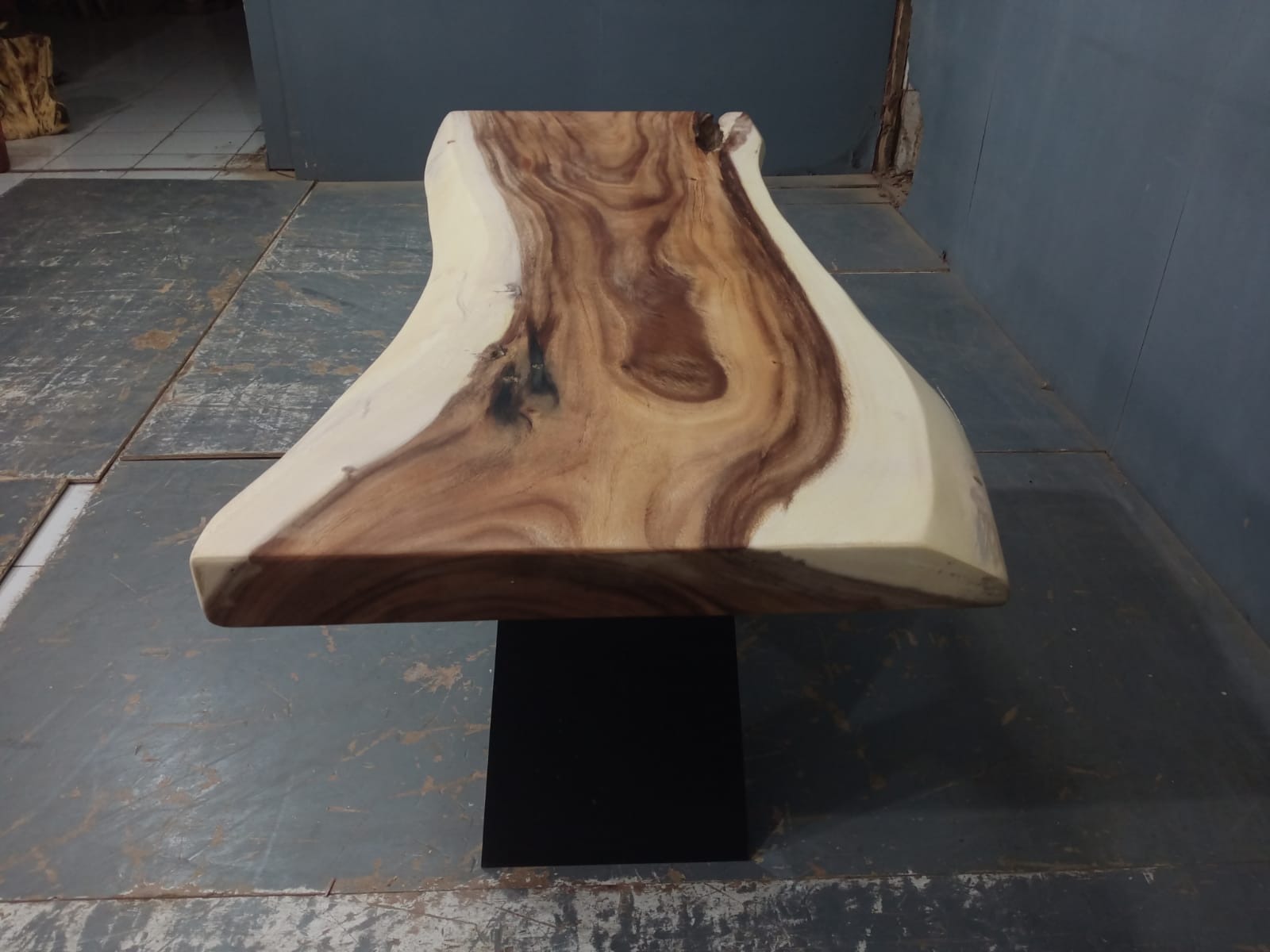Live Edge Tables