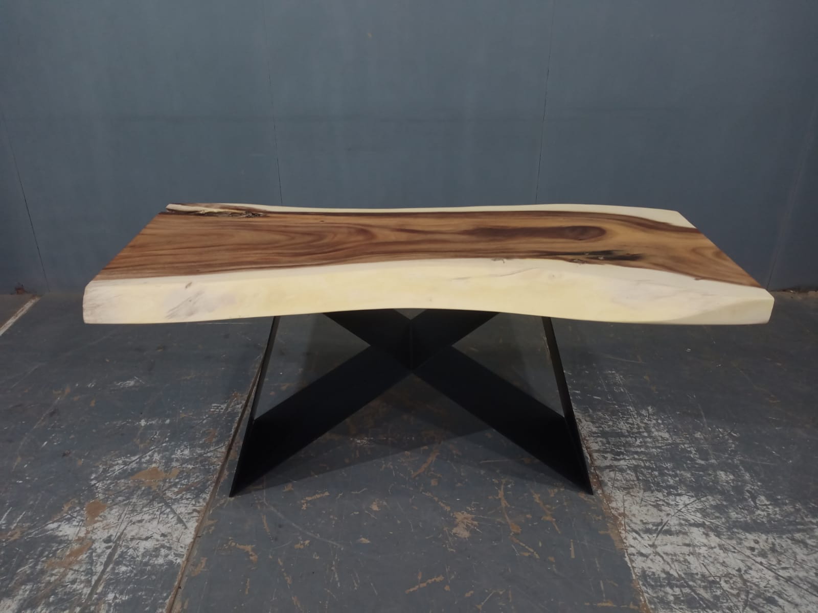LIVE EDGE TABLES