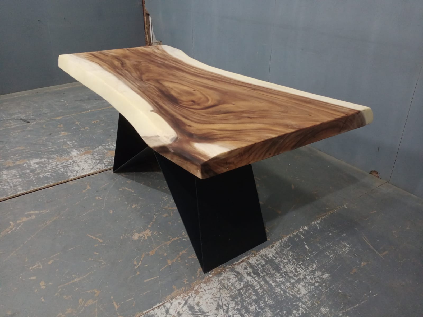 Live Edge Tables