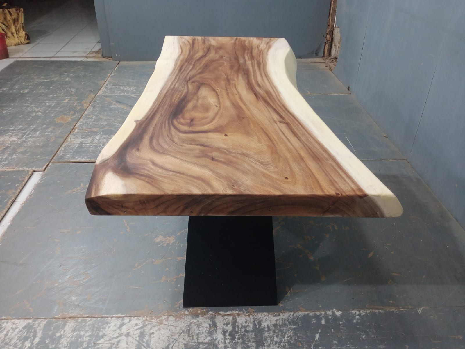 Live Edge Tables