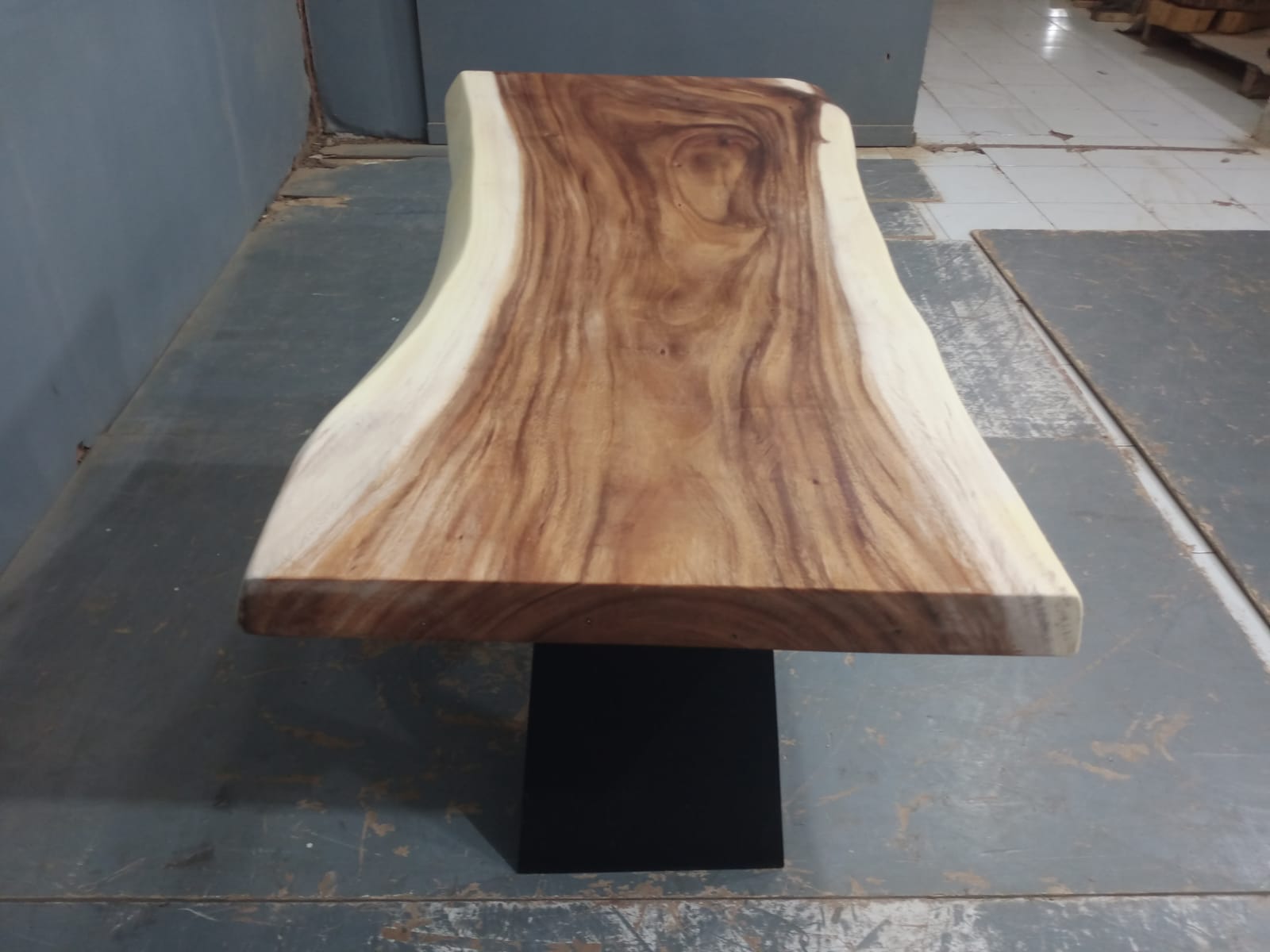 Live Edge Tables