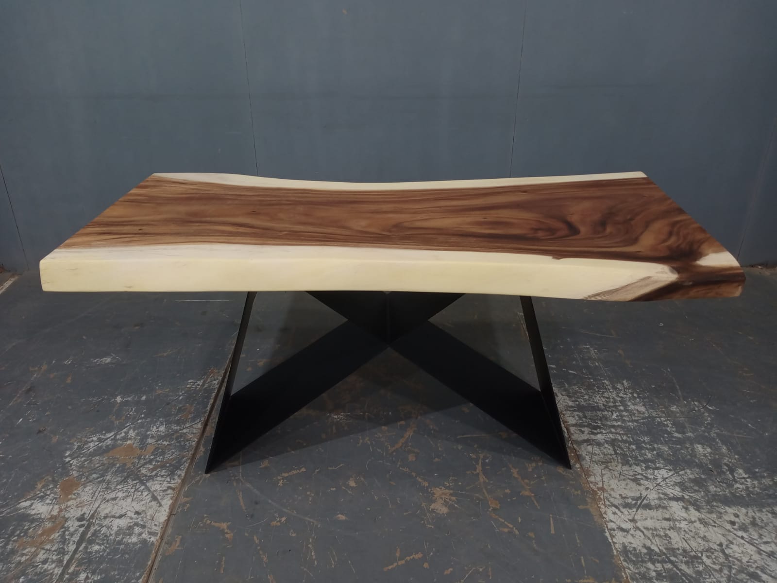LIVE EDGE TABLES