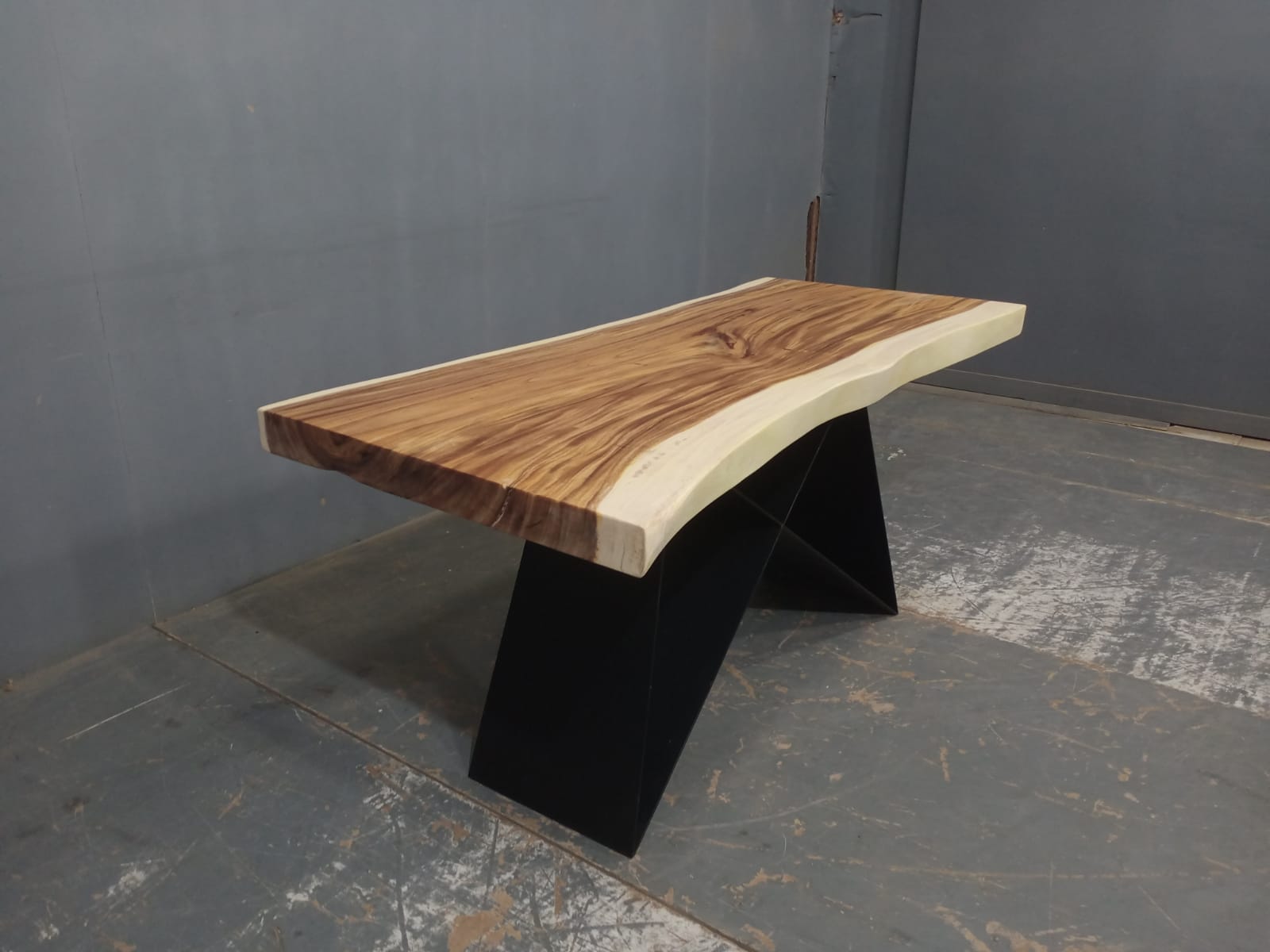 Live Edge Tables