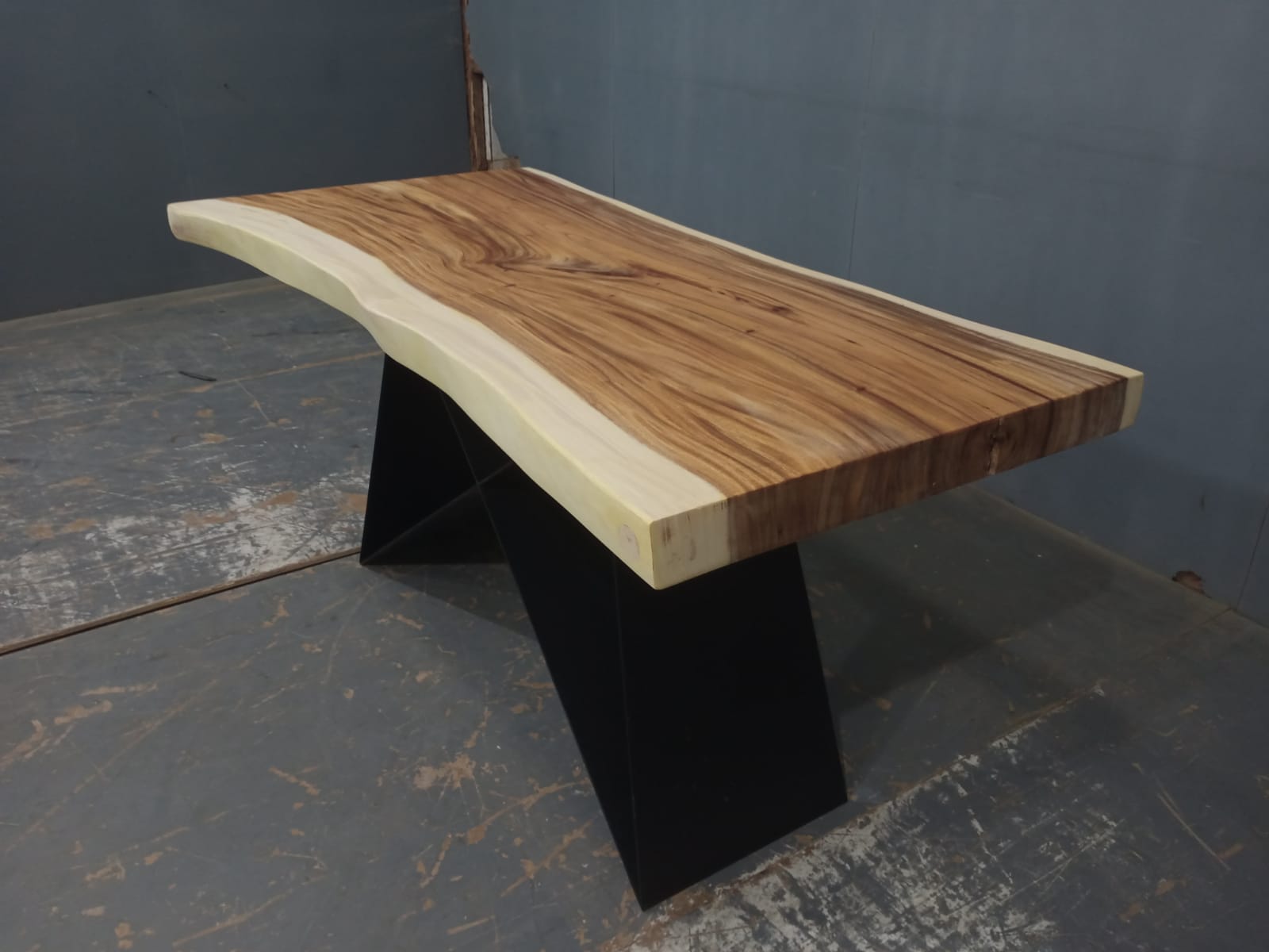 Live Edge Tables