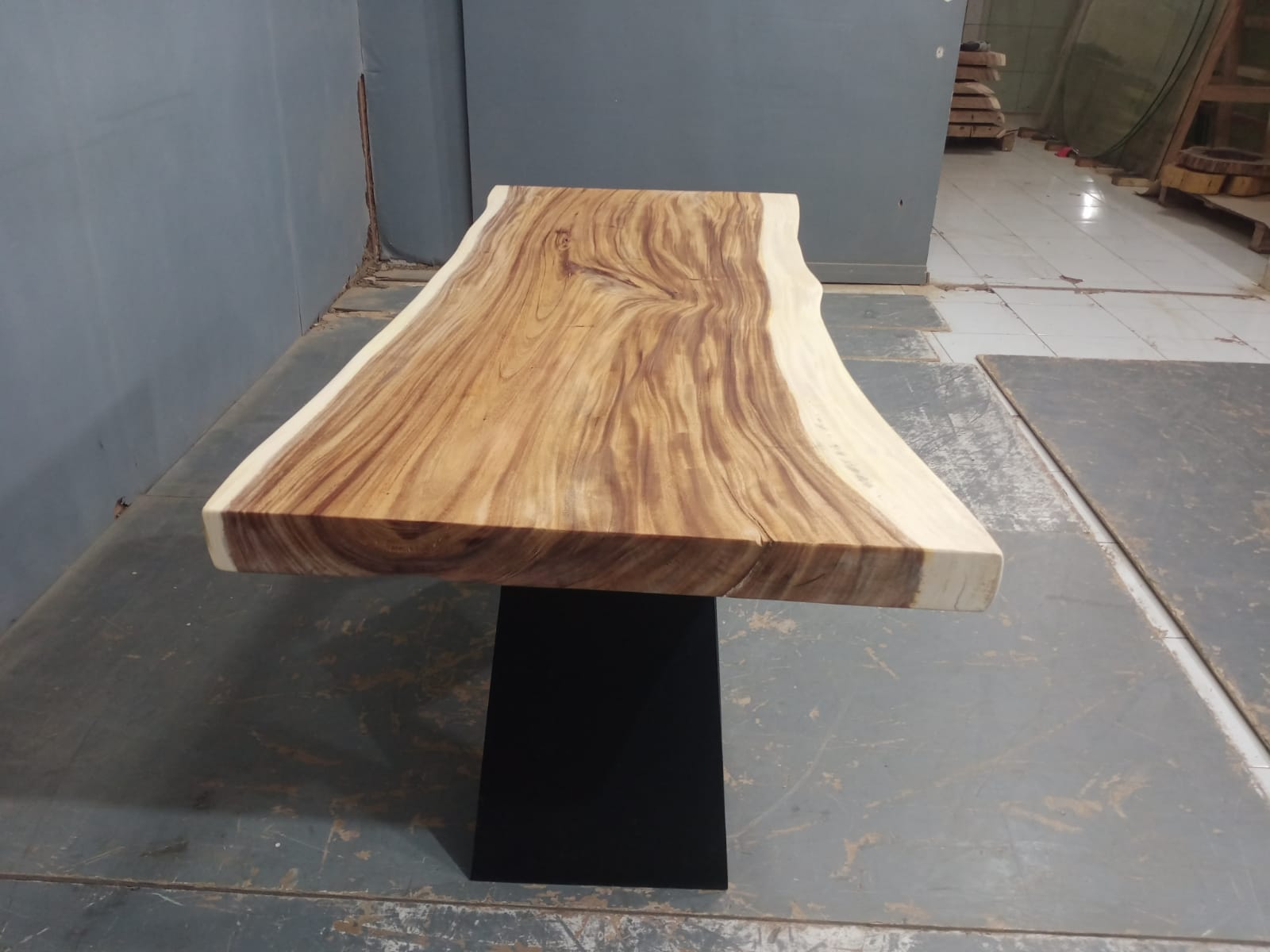 Live Edge Tables