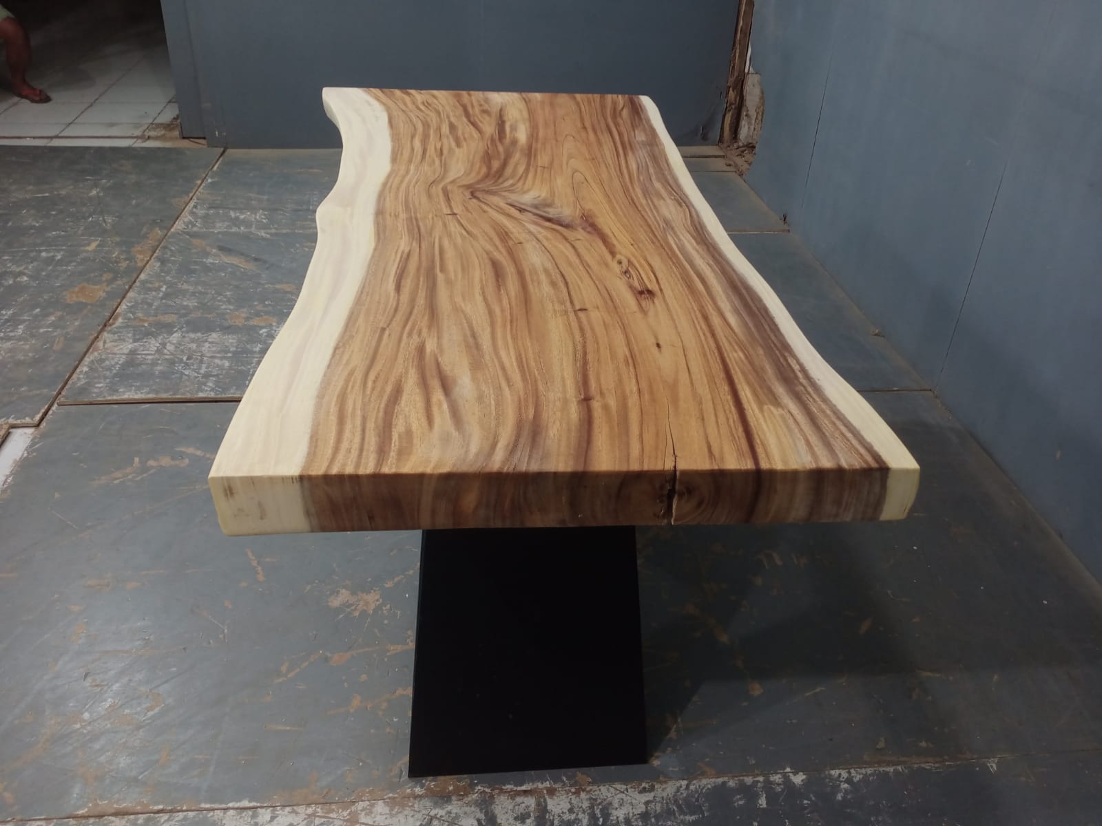 Live Edge Tables