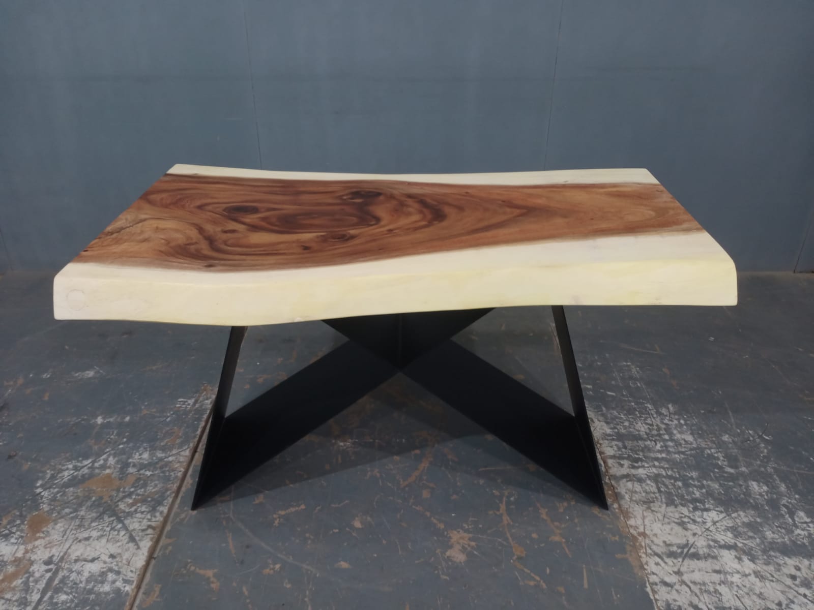 LIVE EDGE TABLES