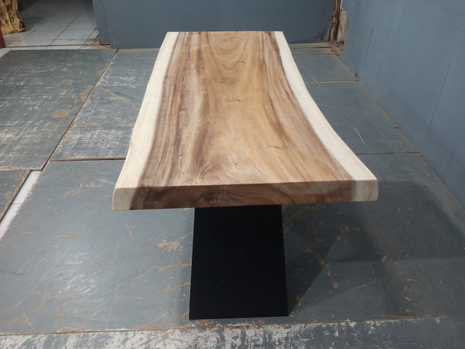 Live Edge Tables