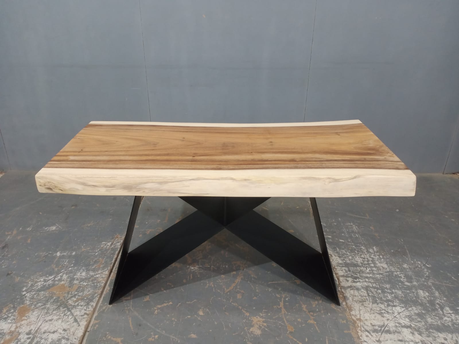 LIVE EDGE TABLES