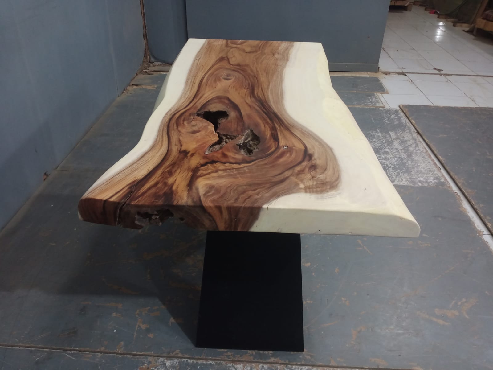 Live Edge Tables