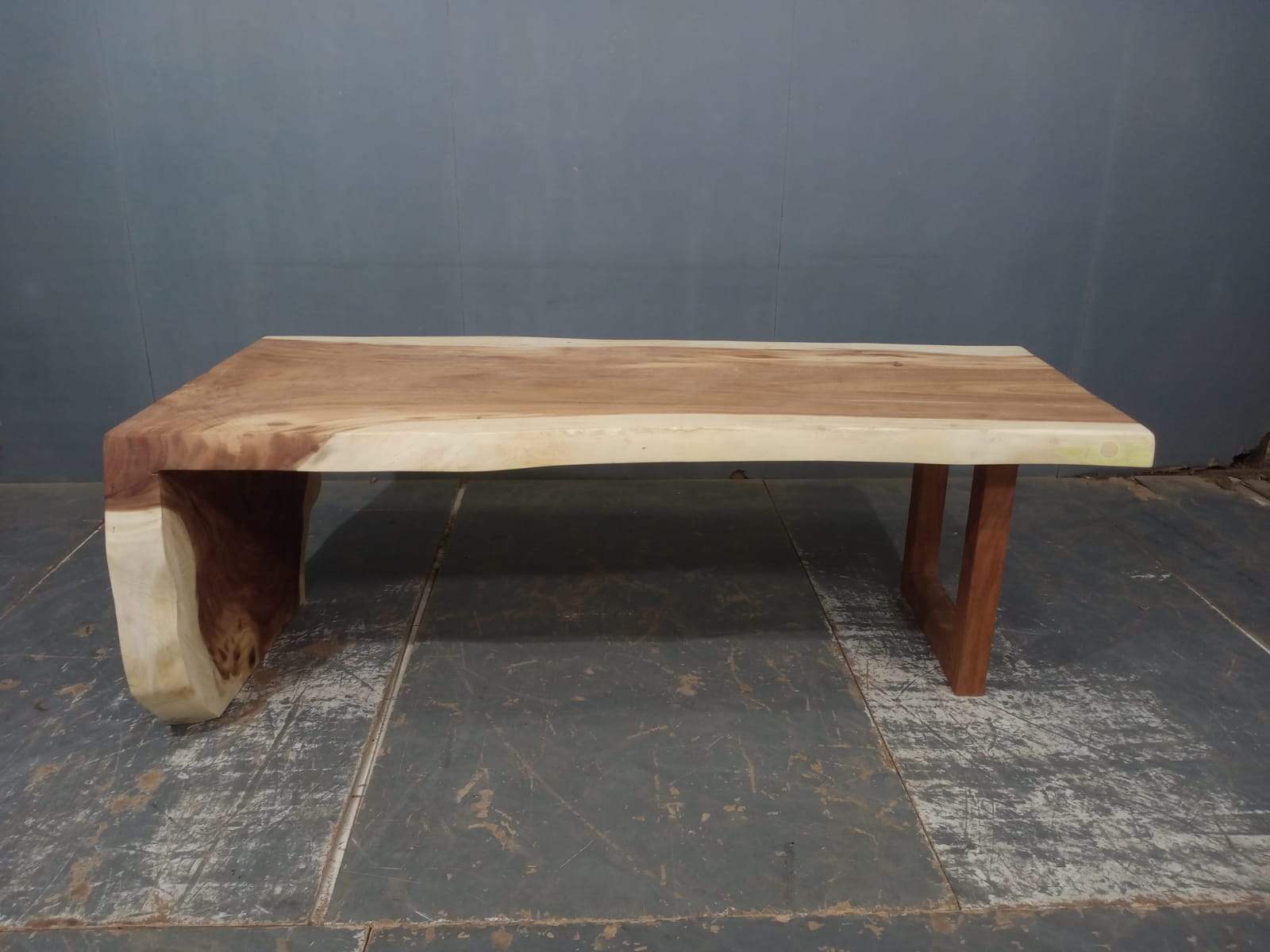 LIVE EDGE TABLES