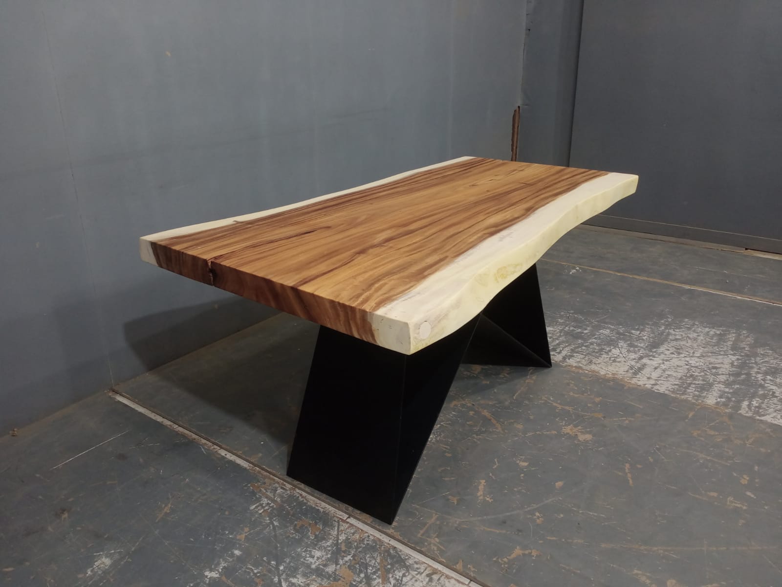 Live Edge Tables