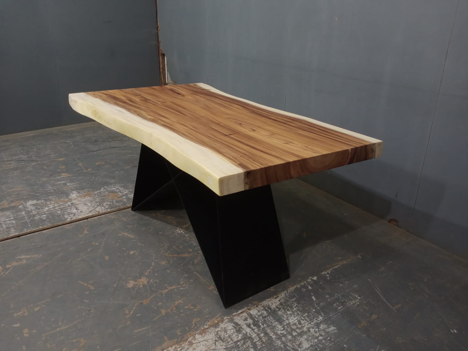 Live Edge Tables