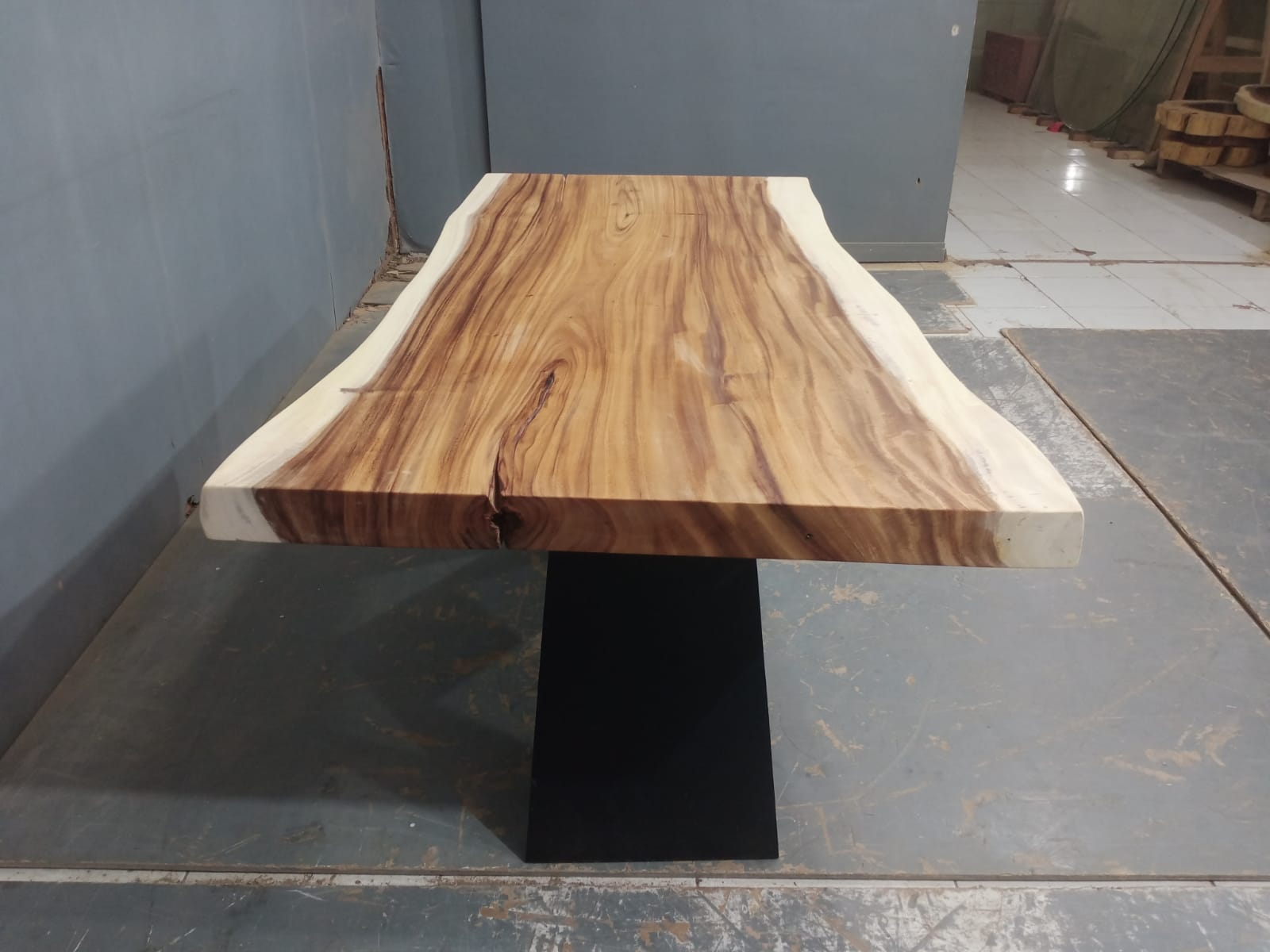 Live Edge Tables