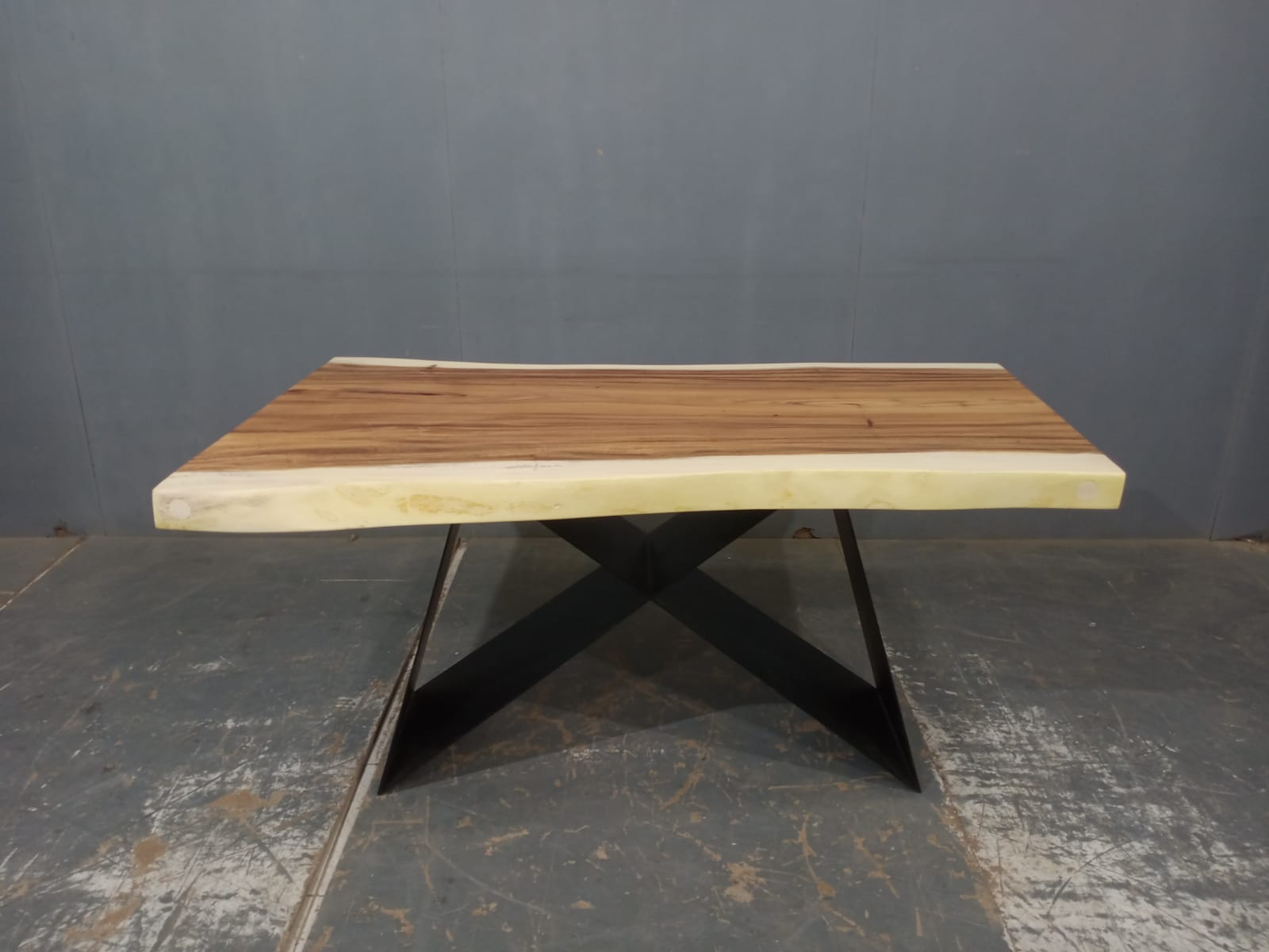 LIVE EDGE TABLES