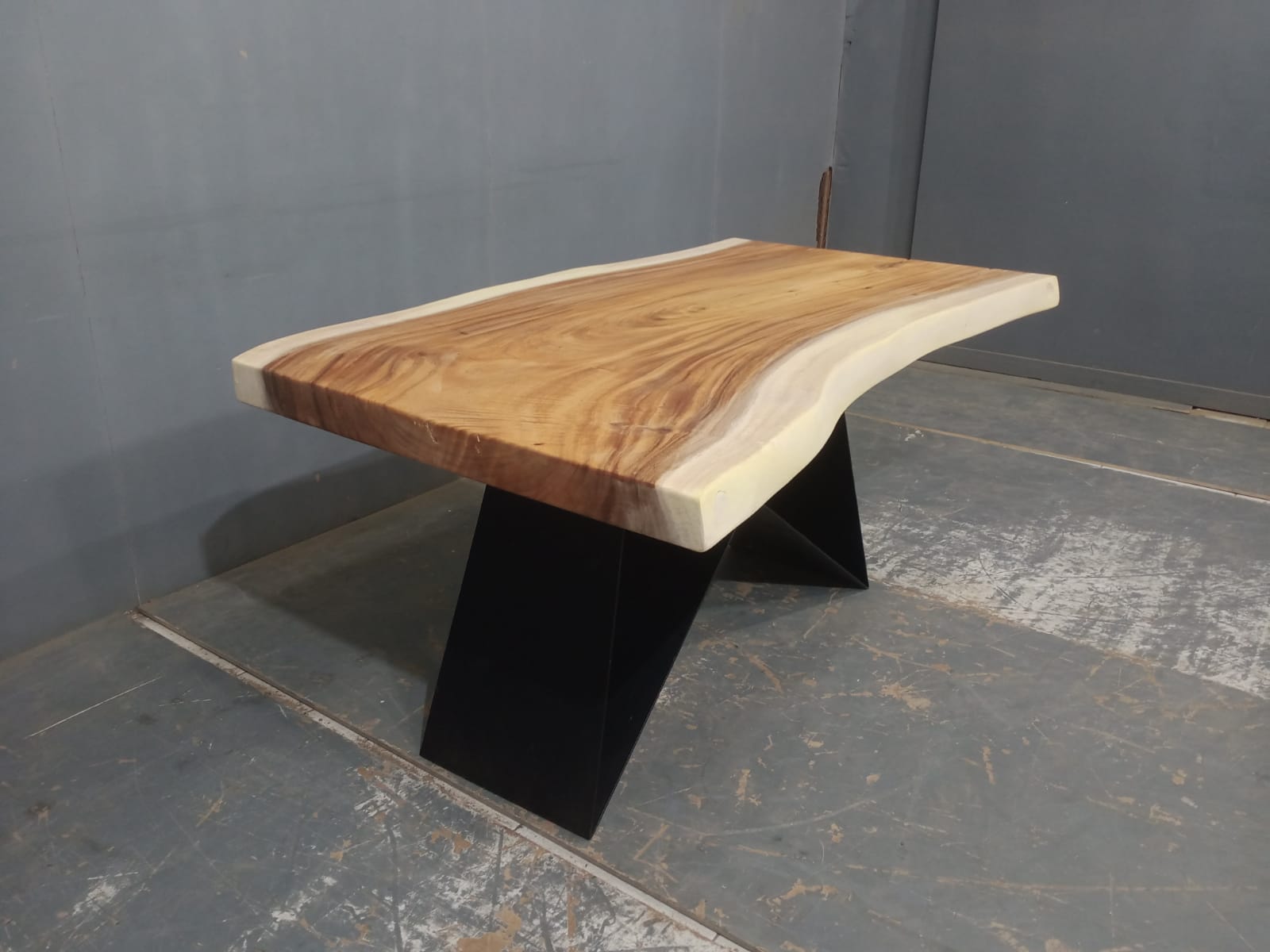 Live Edge Tables