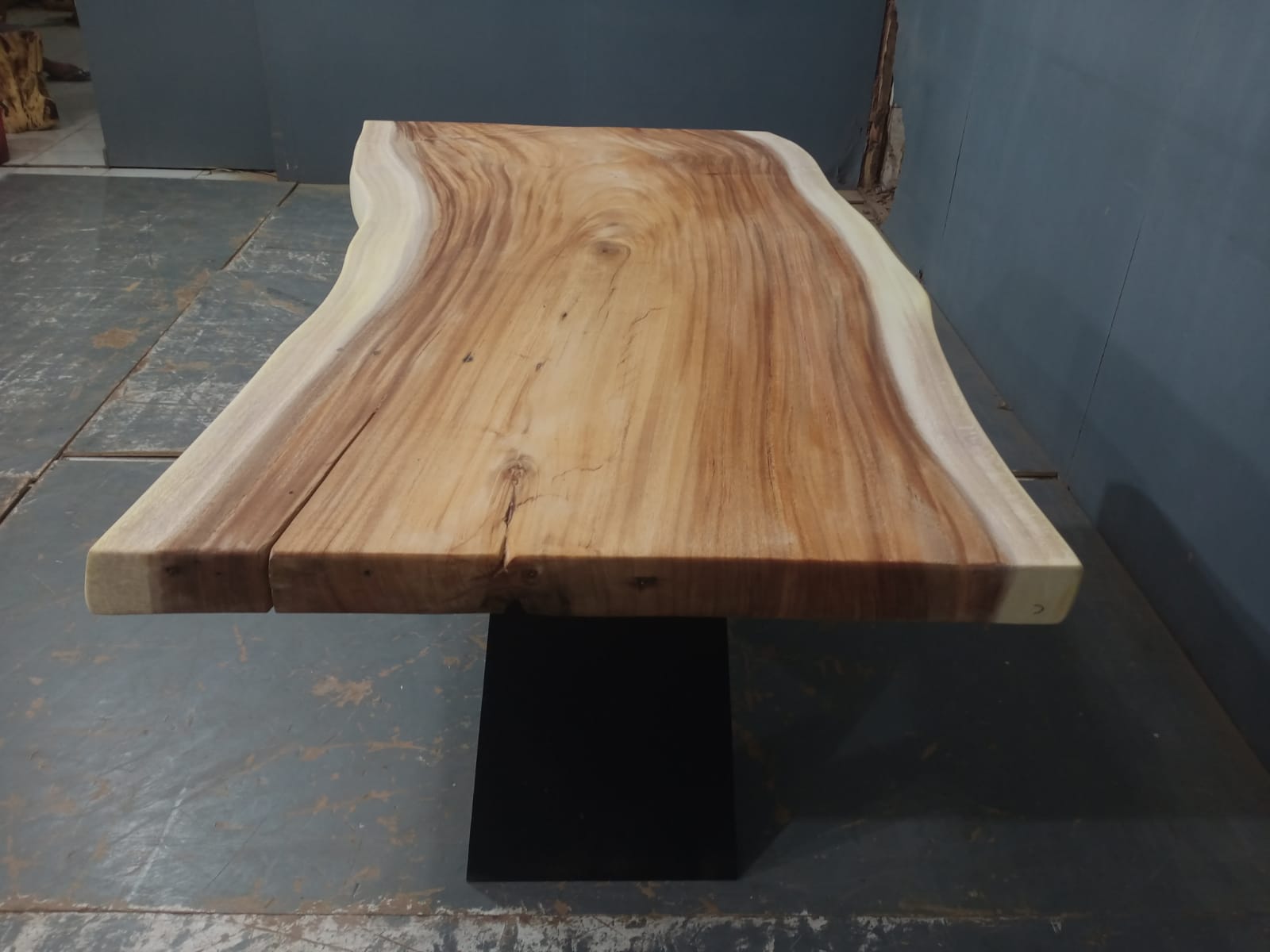 Live Edge Tables