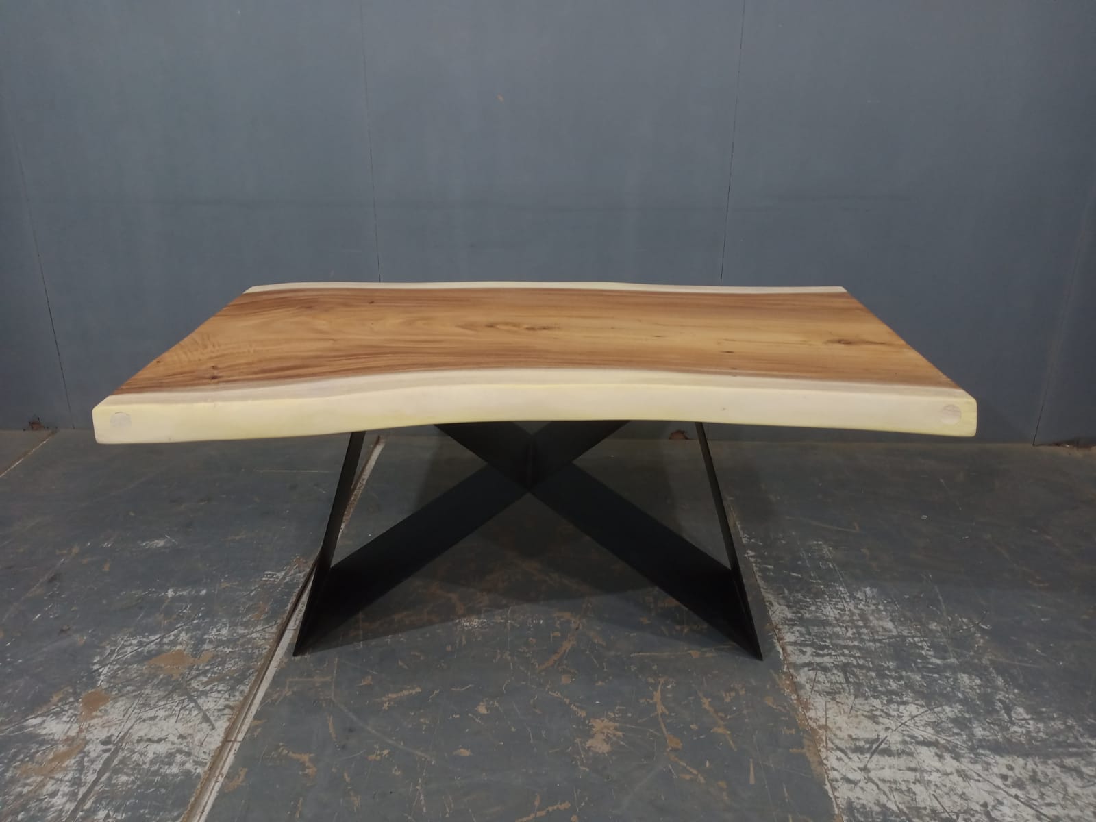 LIVE EDGE TABLES