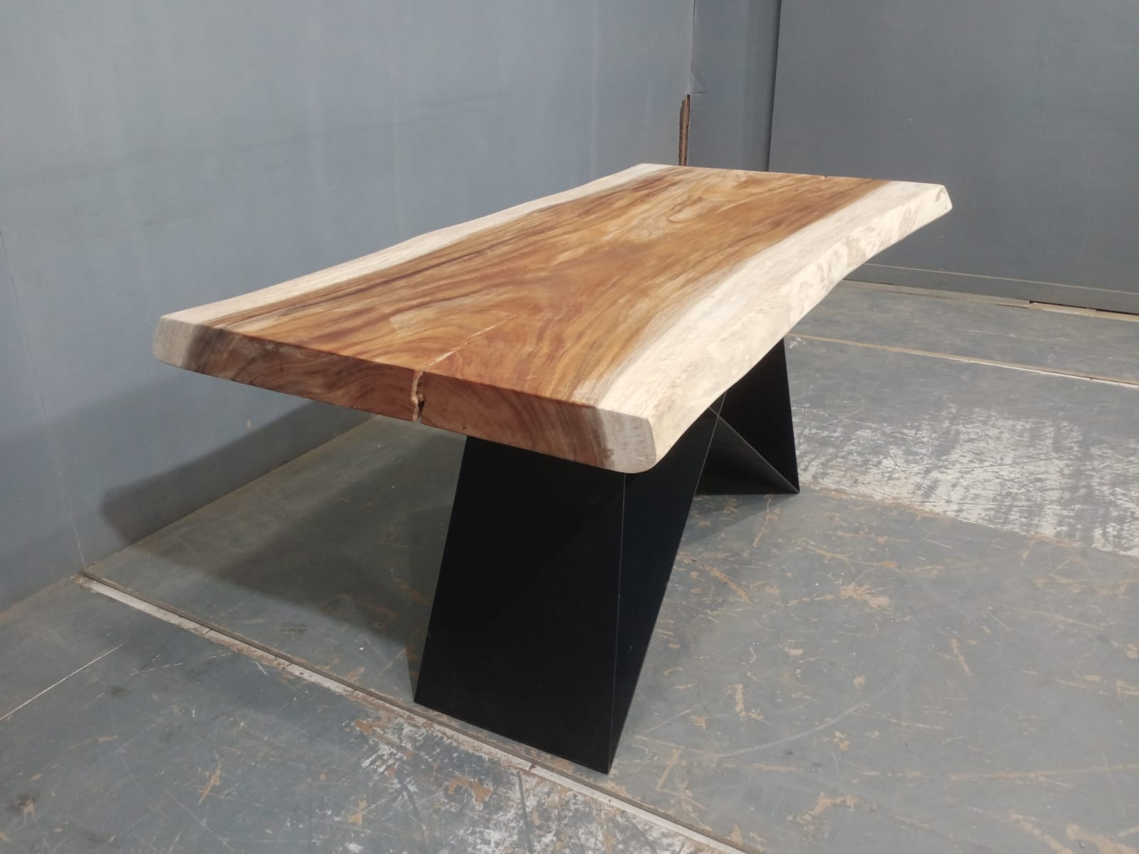 Live Edge Tables