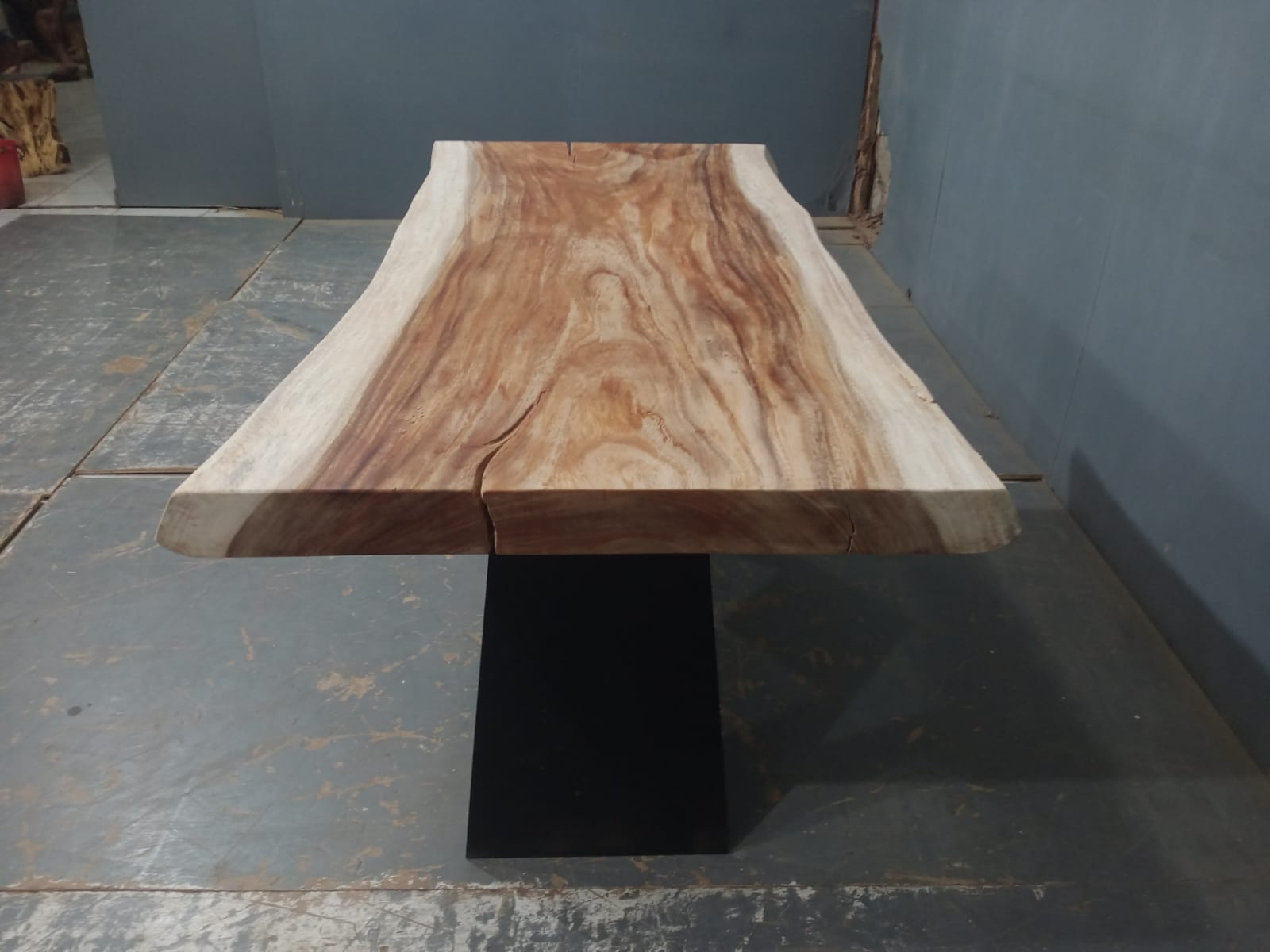 Live Edge Tables
