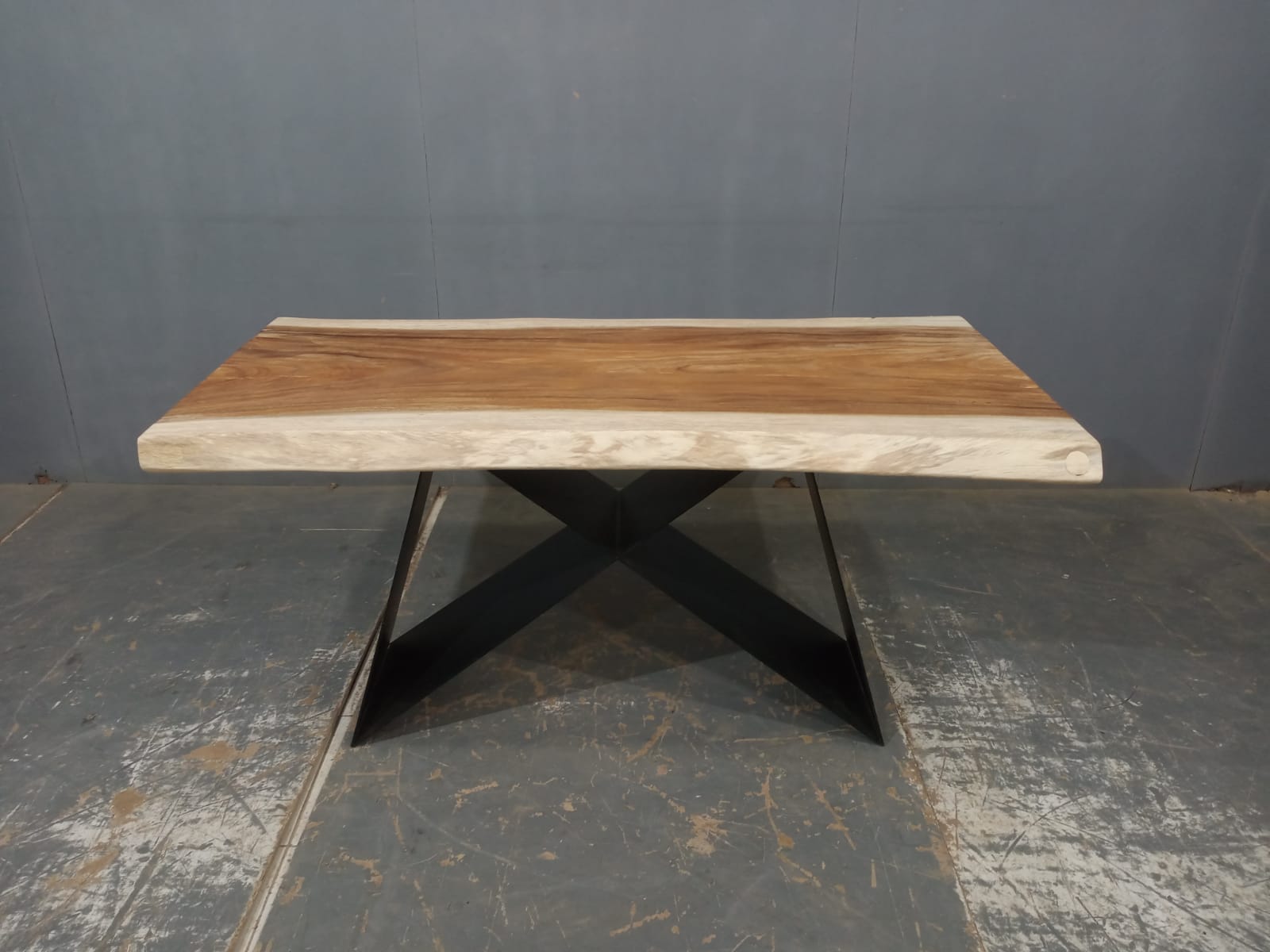 LIVE EDGE TABLES