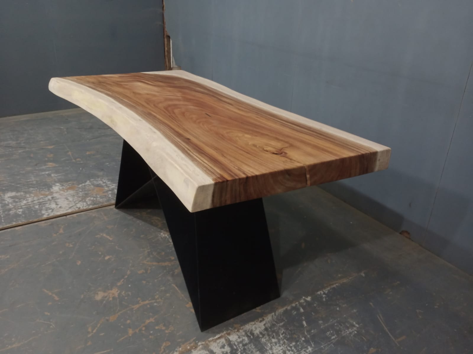 Live Edge Tables