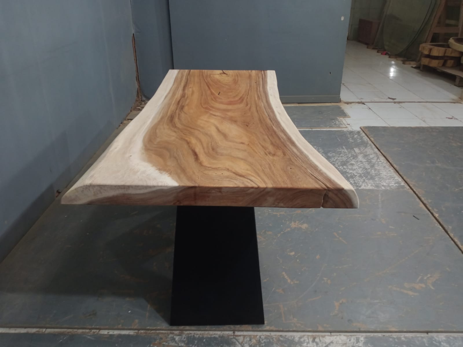 Live Edge Tables