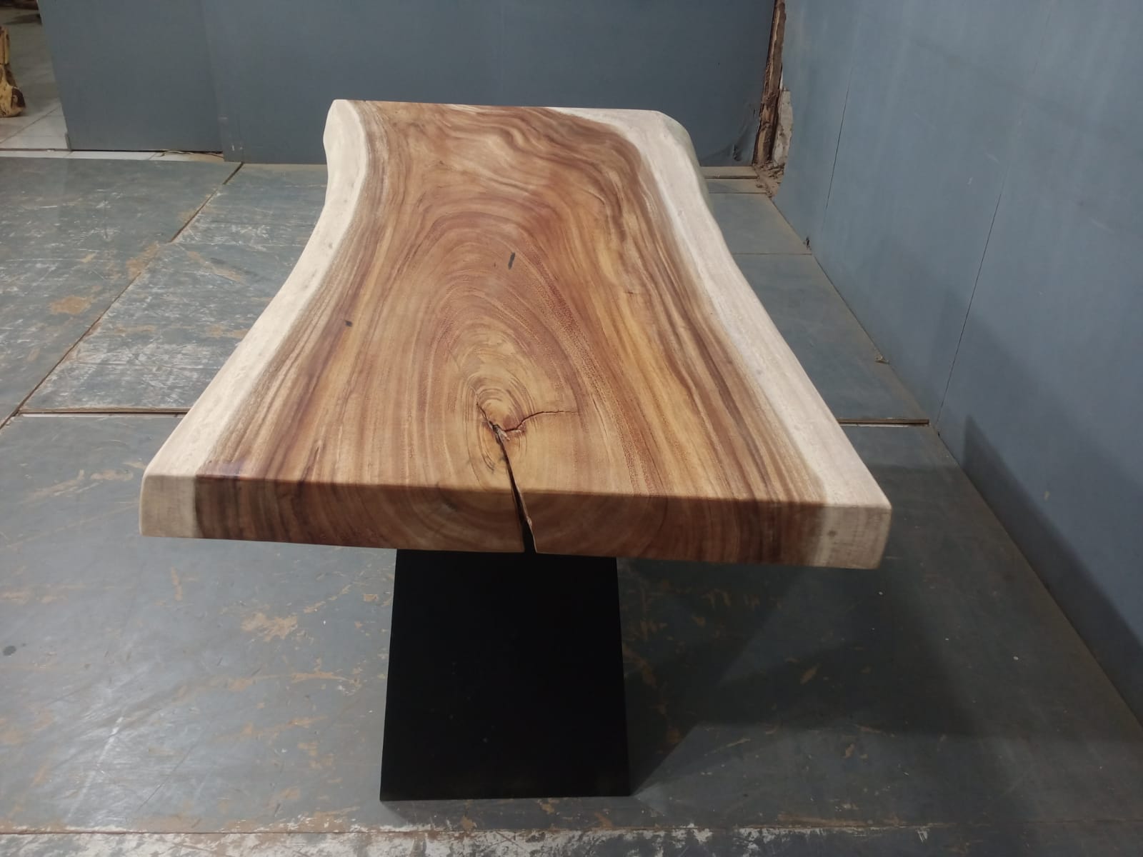 Live Edge Tables
