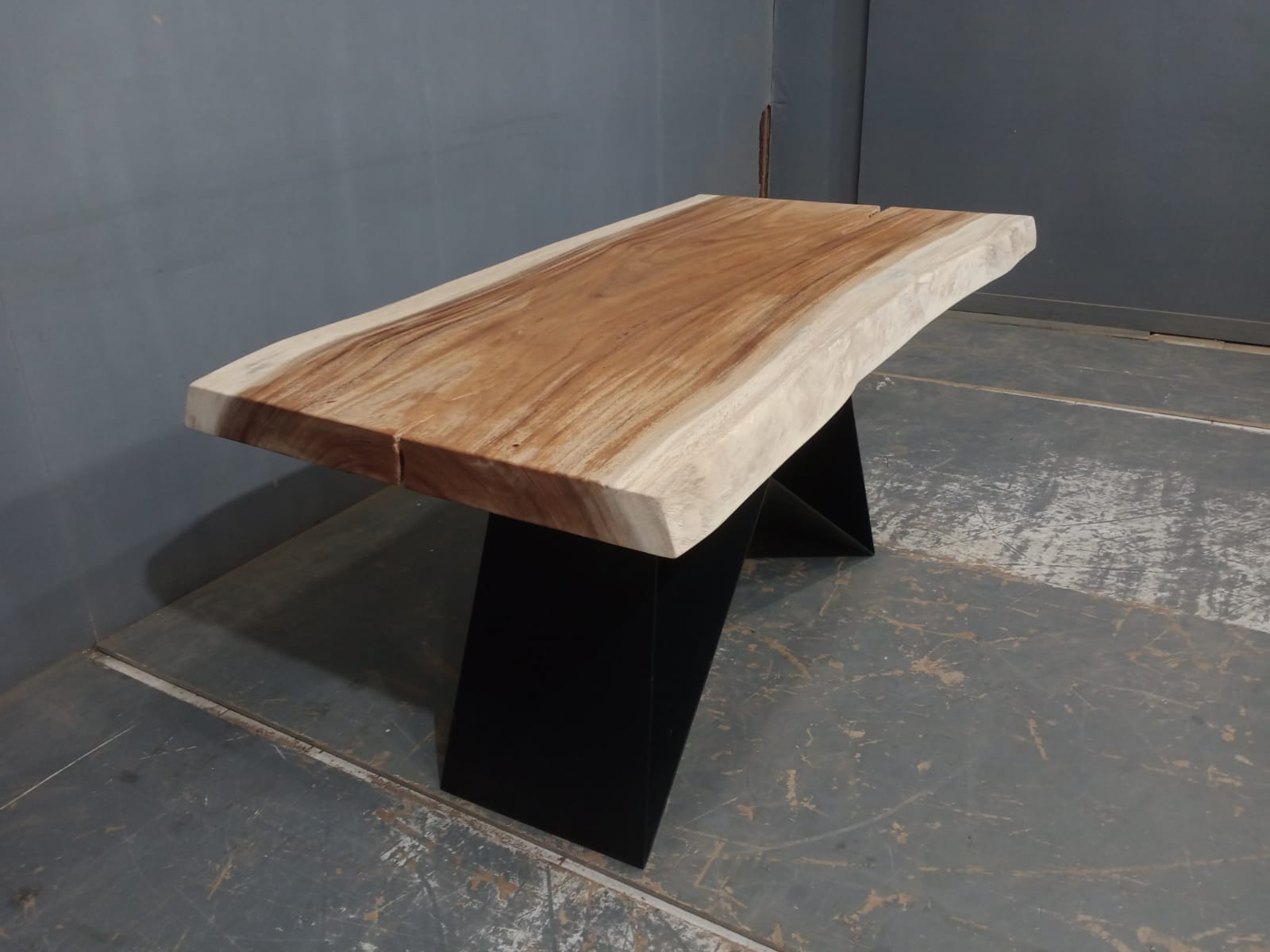 Live Edge Tables