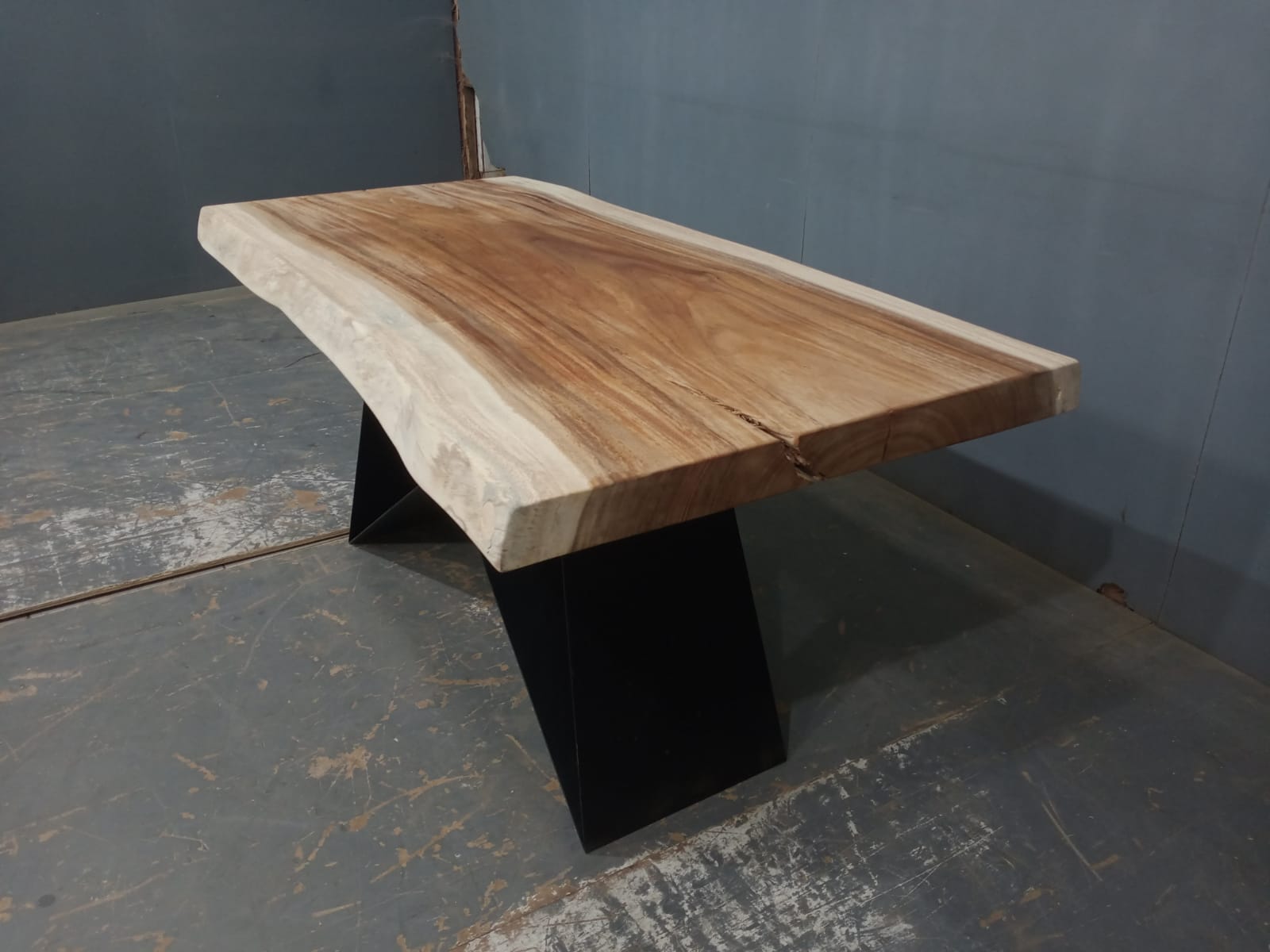 Live Edge Tables