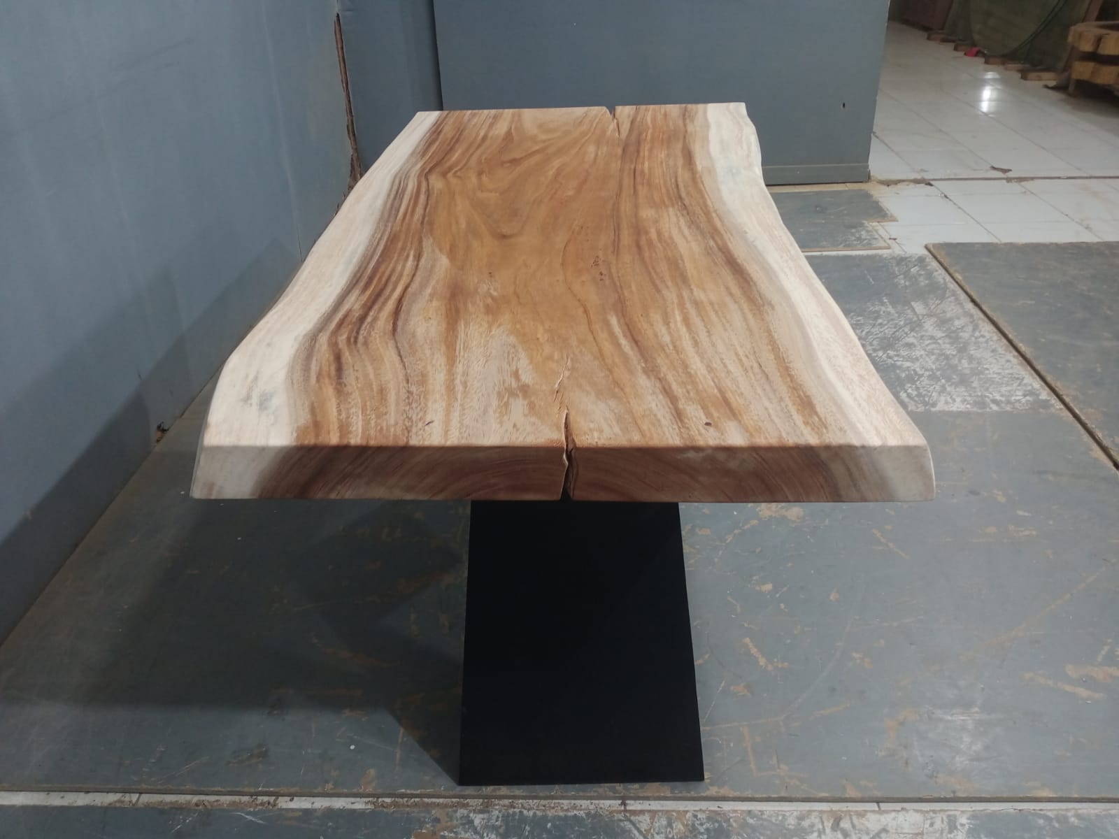 Live Edge Tables