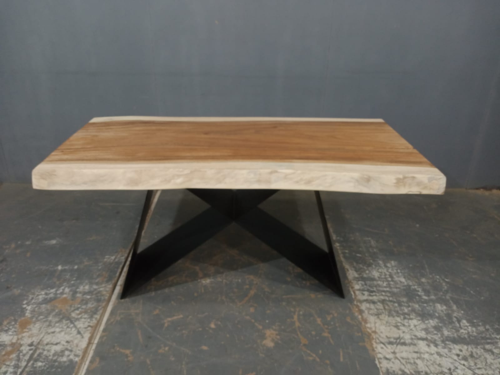LIVE EDGE TABLES