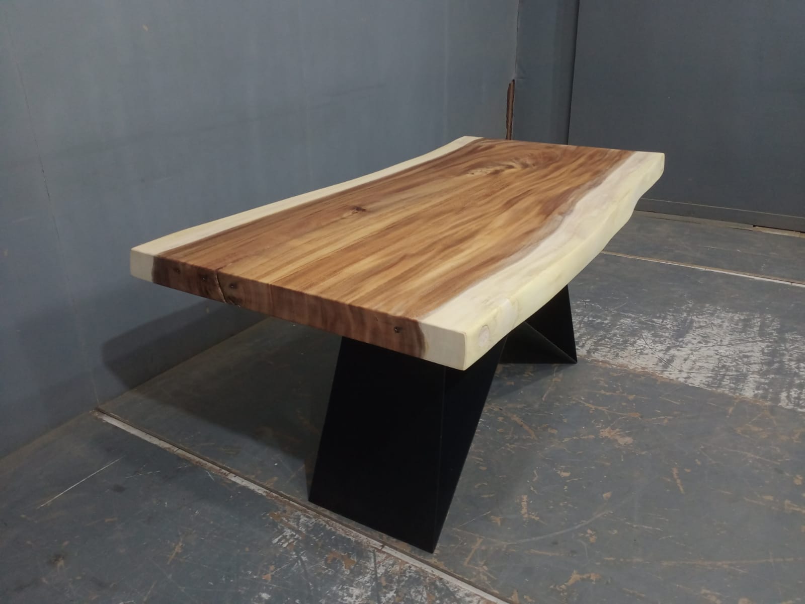 Live Edge Tables