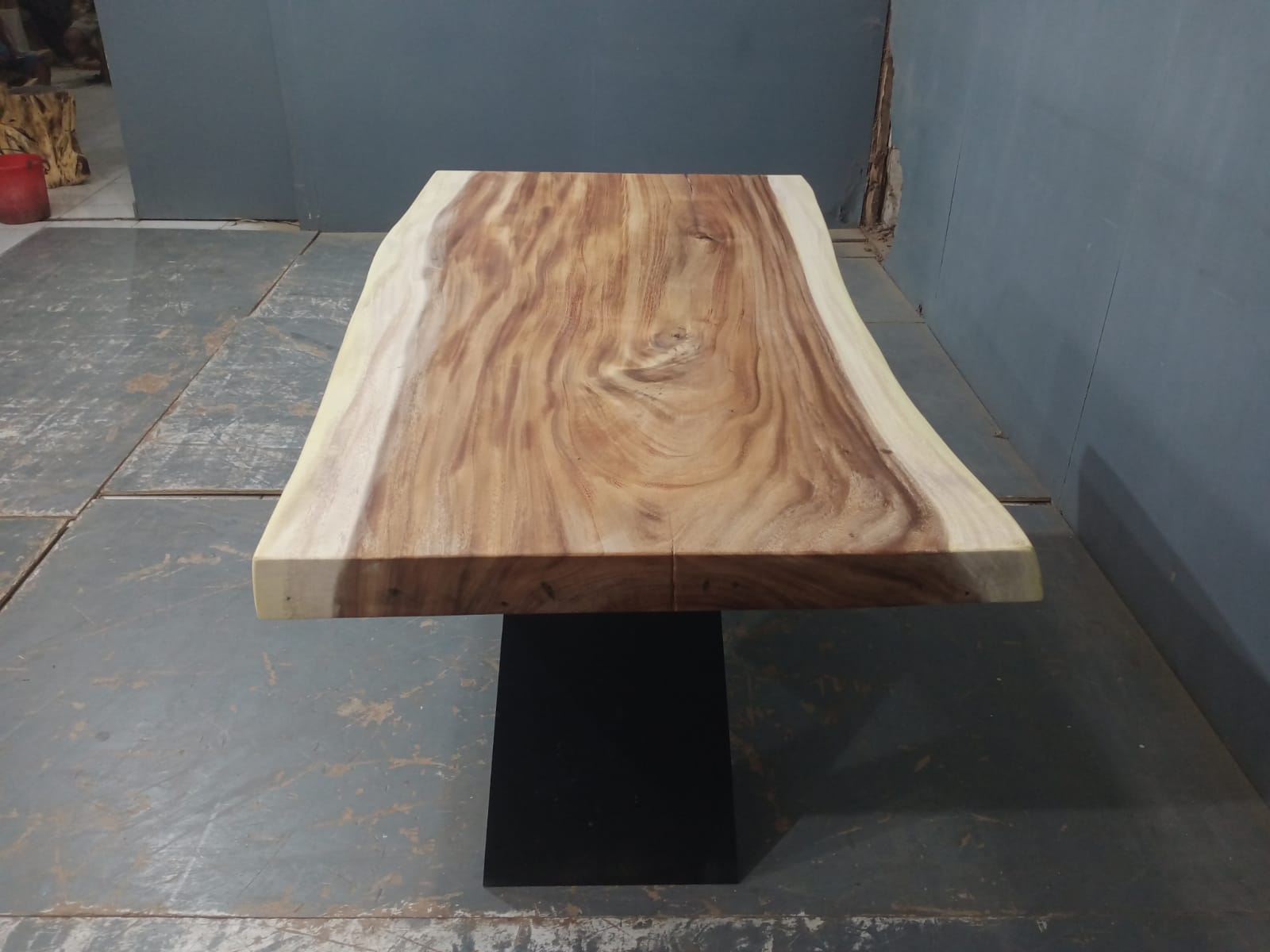 Live Edge Tables