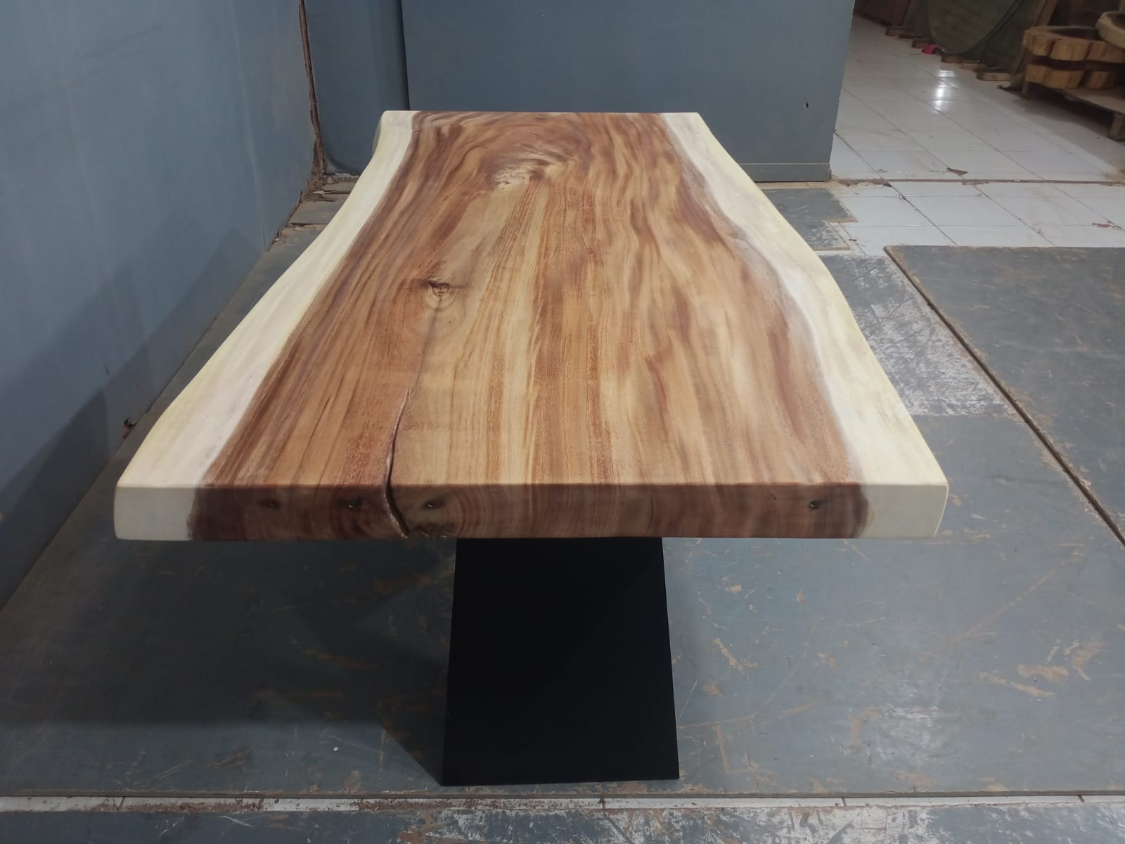 Live Edge Tables